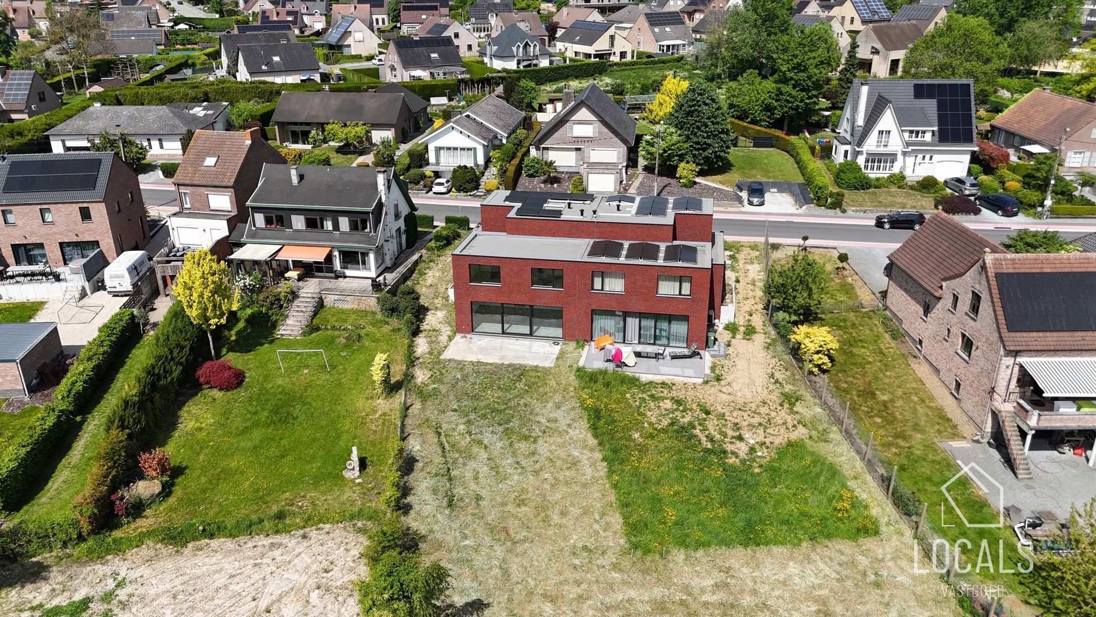 Ruime HOB met garage, tuin & 3 slaapkamers op toplocatie! foto 7