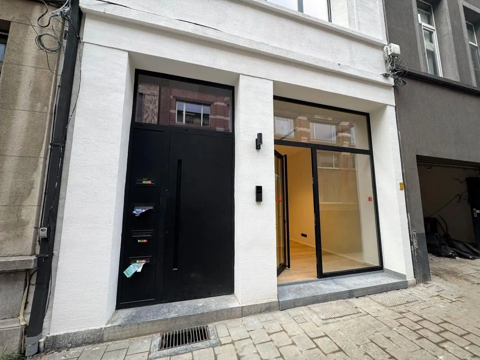 Kantoorruimte met patio op topligging foto {{pictureIndex}}