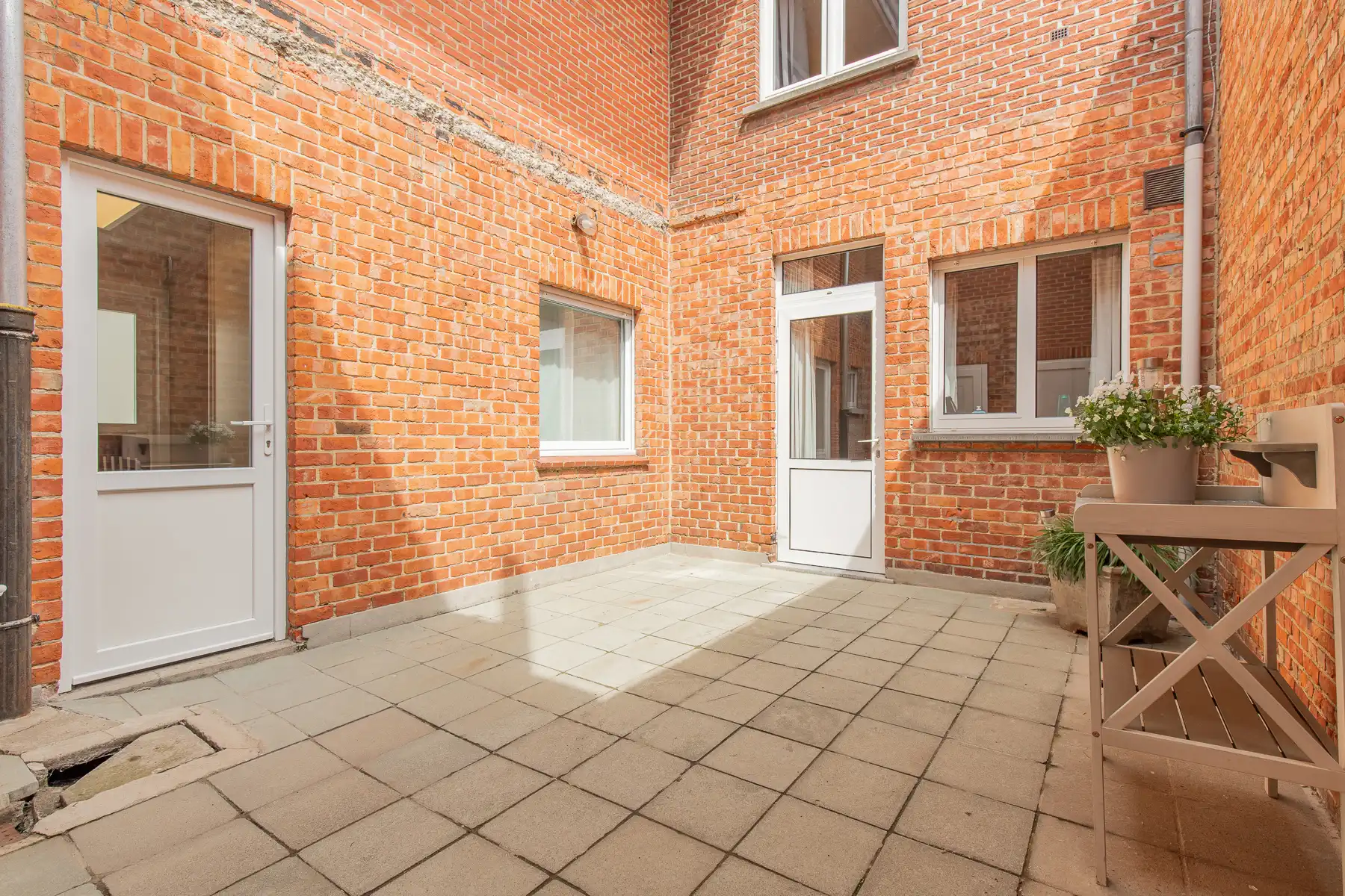 Instapklare woning in het centrum van Zele foto 11