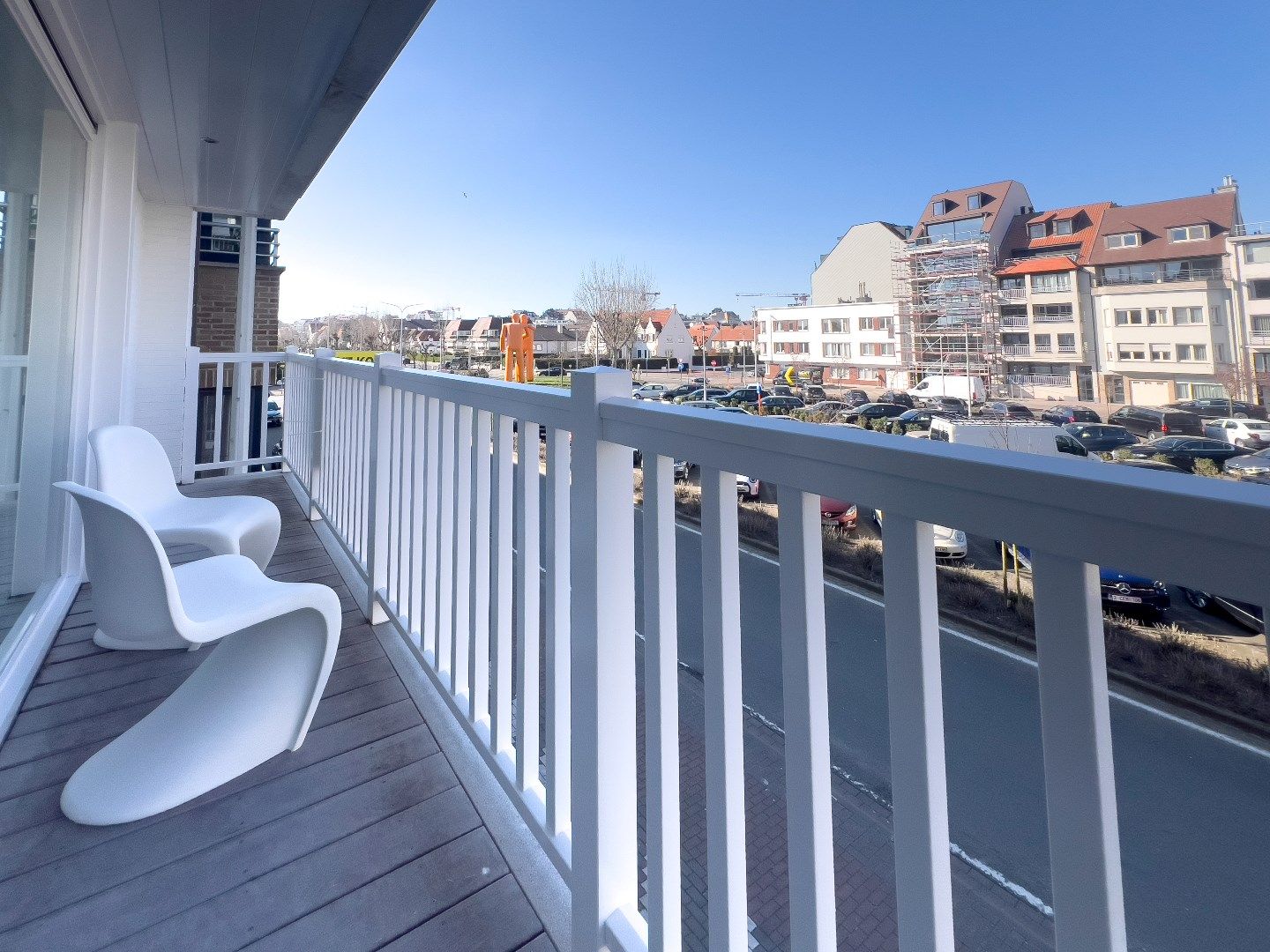 Recent appartement met 2 slpk. en een open zicht gelegen in het centrum van Knokke. foto 4