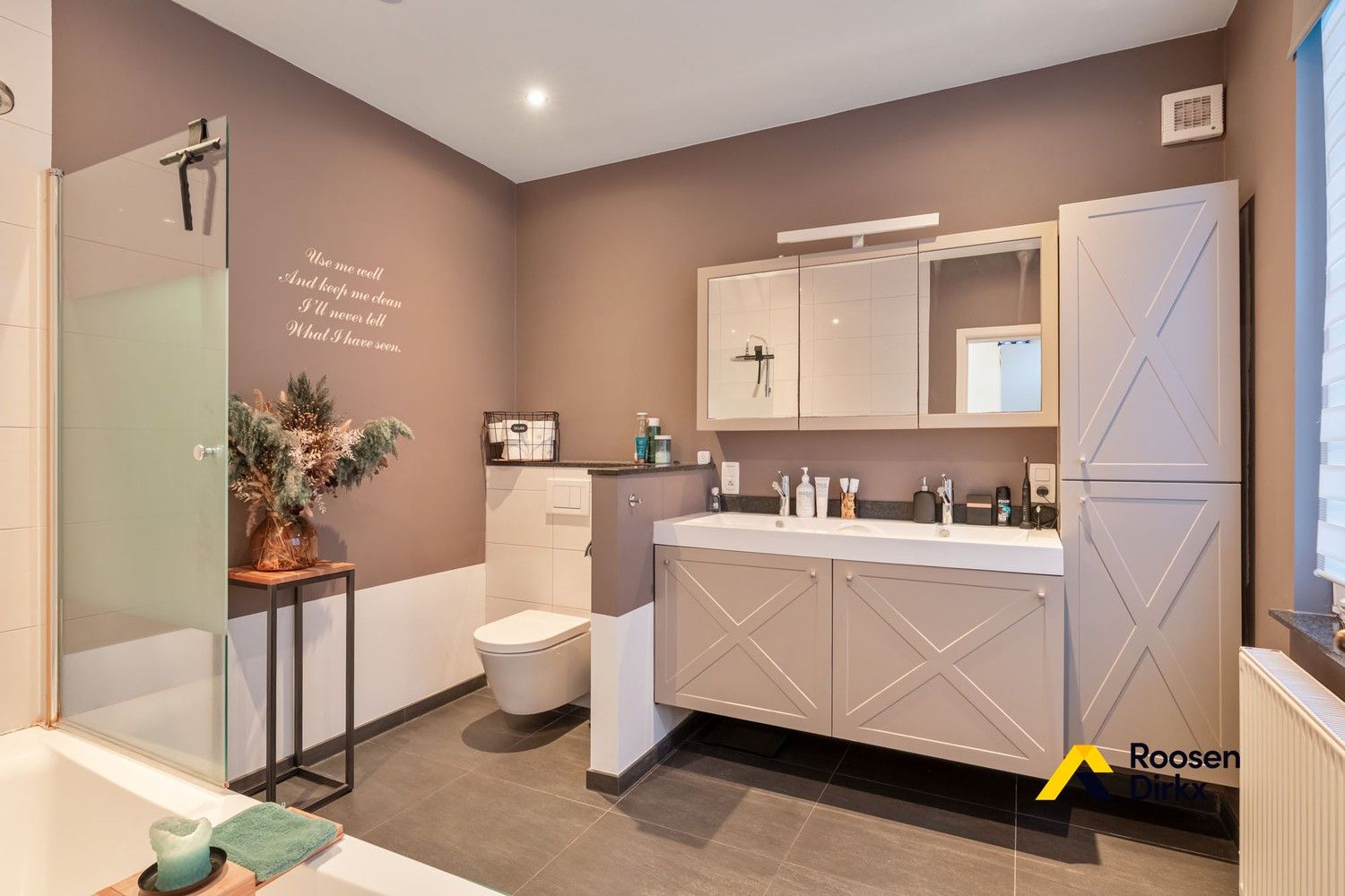 Karaktervolle gezinswoning met 3 slaapkamers, praktijkruimte en pool house op 6a13ca foto 12