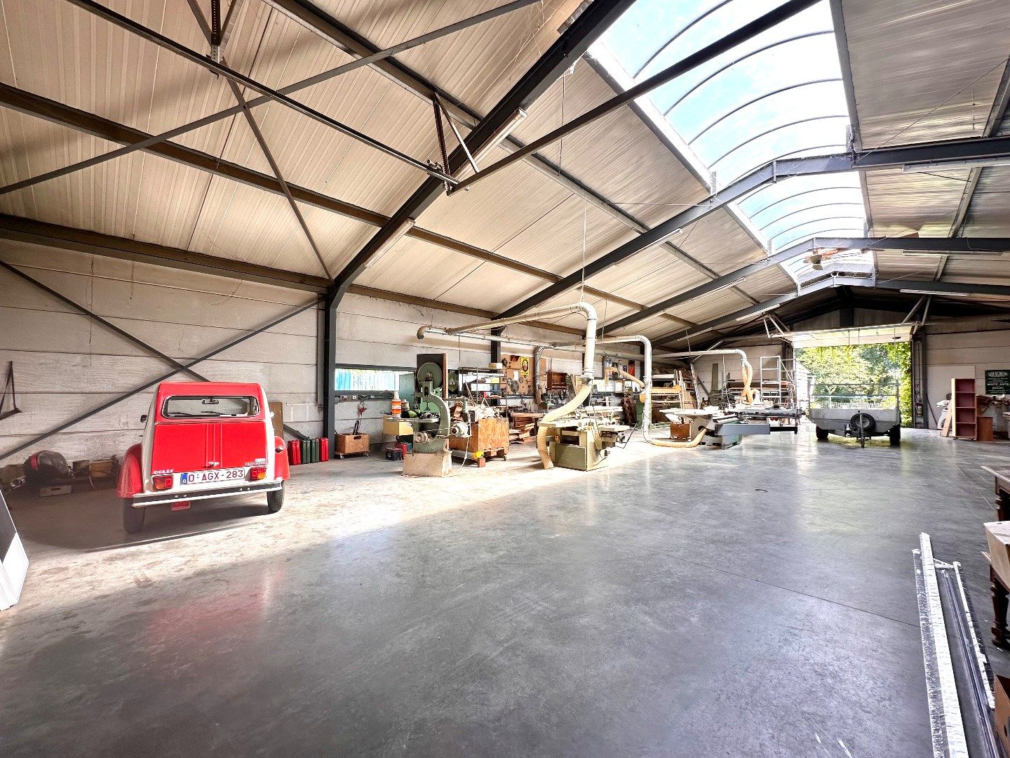 Unieke woning met werkplaats op toplocatie in Tongeren – industrieterrein Overhaam foto 2