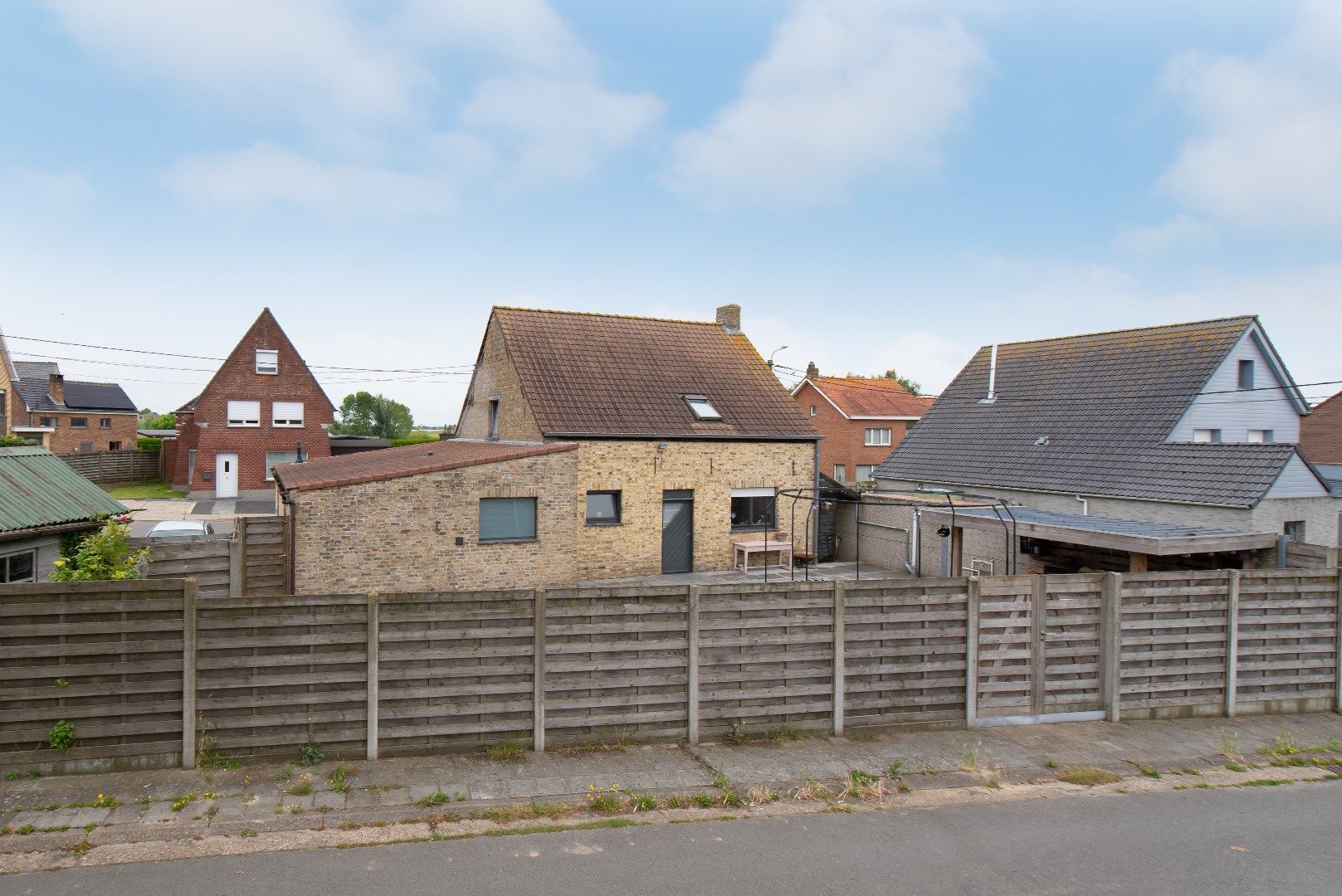 Alleenstaande woning met 3 slaapkamers, garage en tuin. foto 27