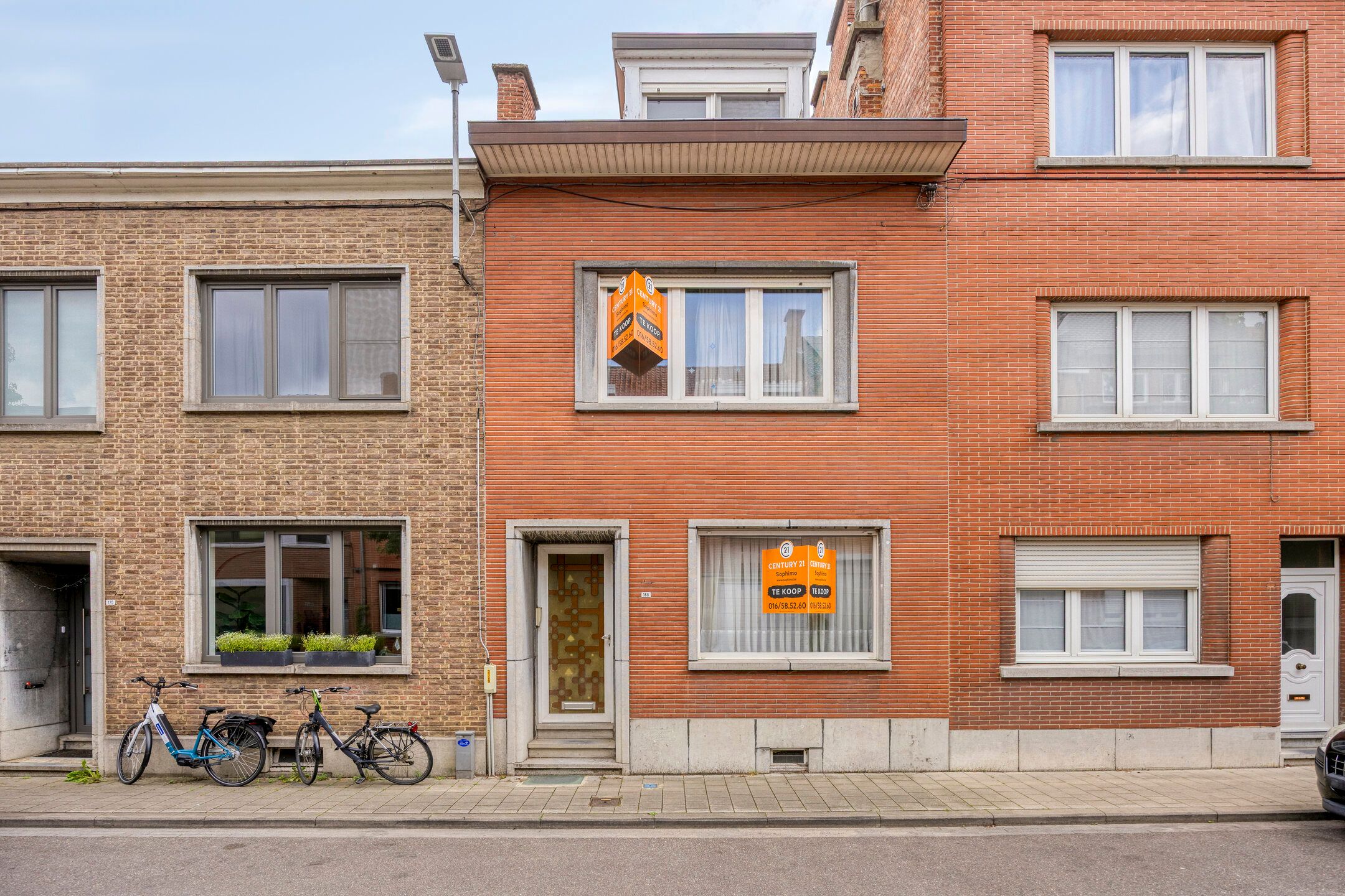 Te renoveren woning op een uitstekende locatie  foto 2