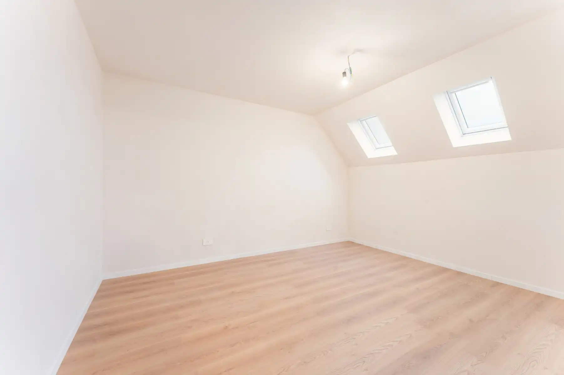 Halfopen nieuwbouwwoning foto 9