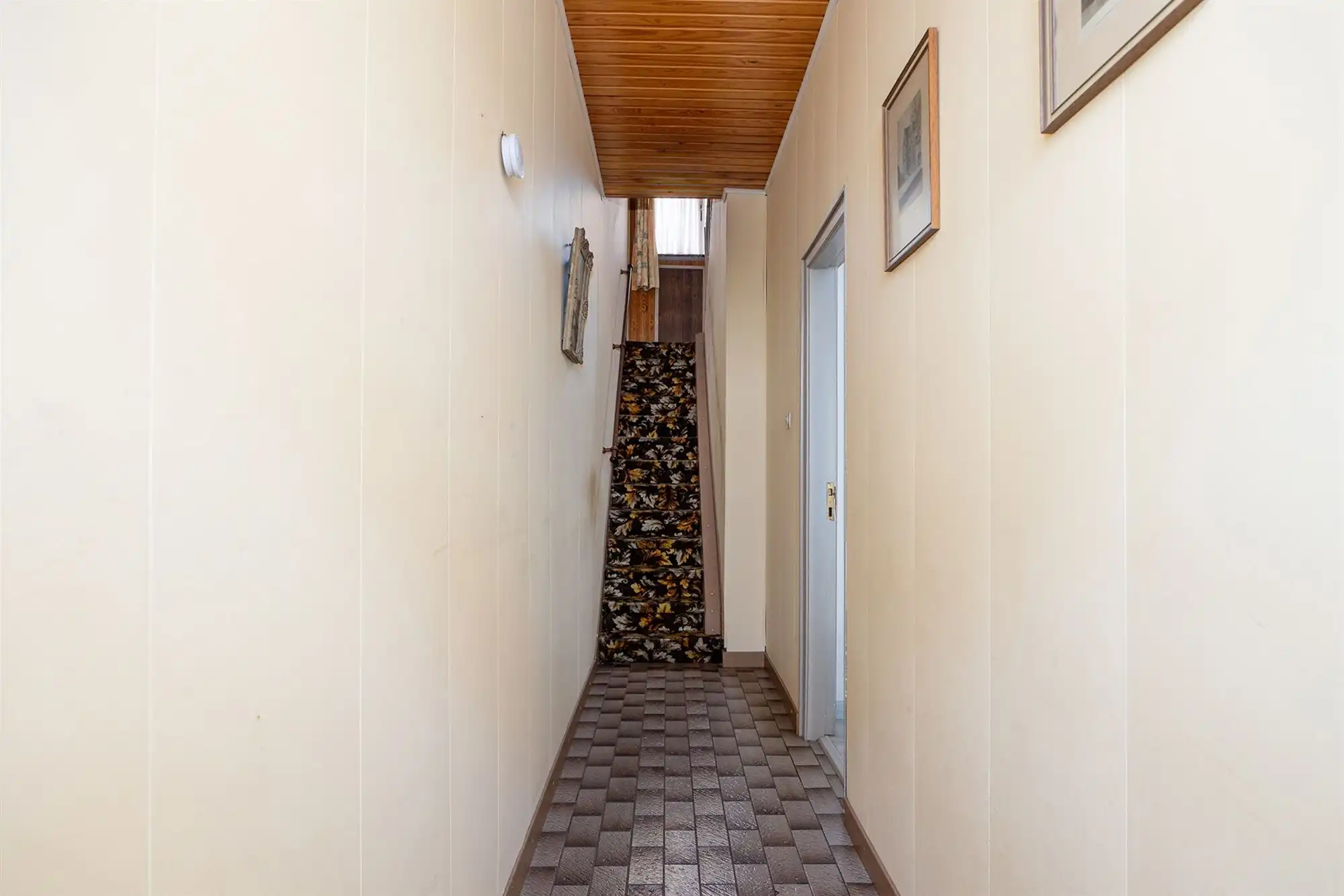 Gezinswoning met drie slaapkamers, tuin en garage foto 19