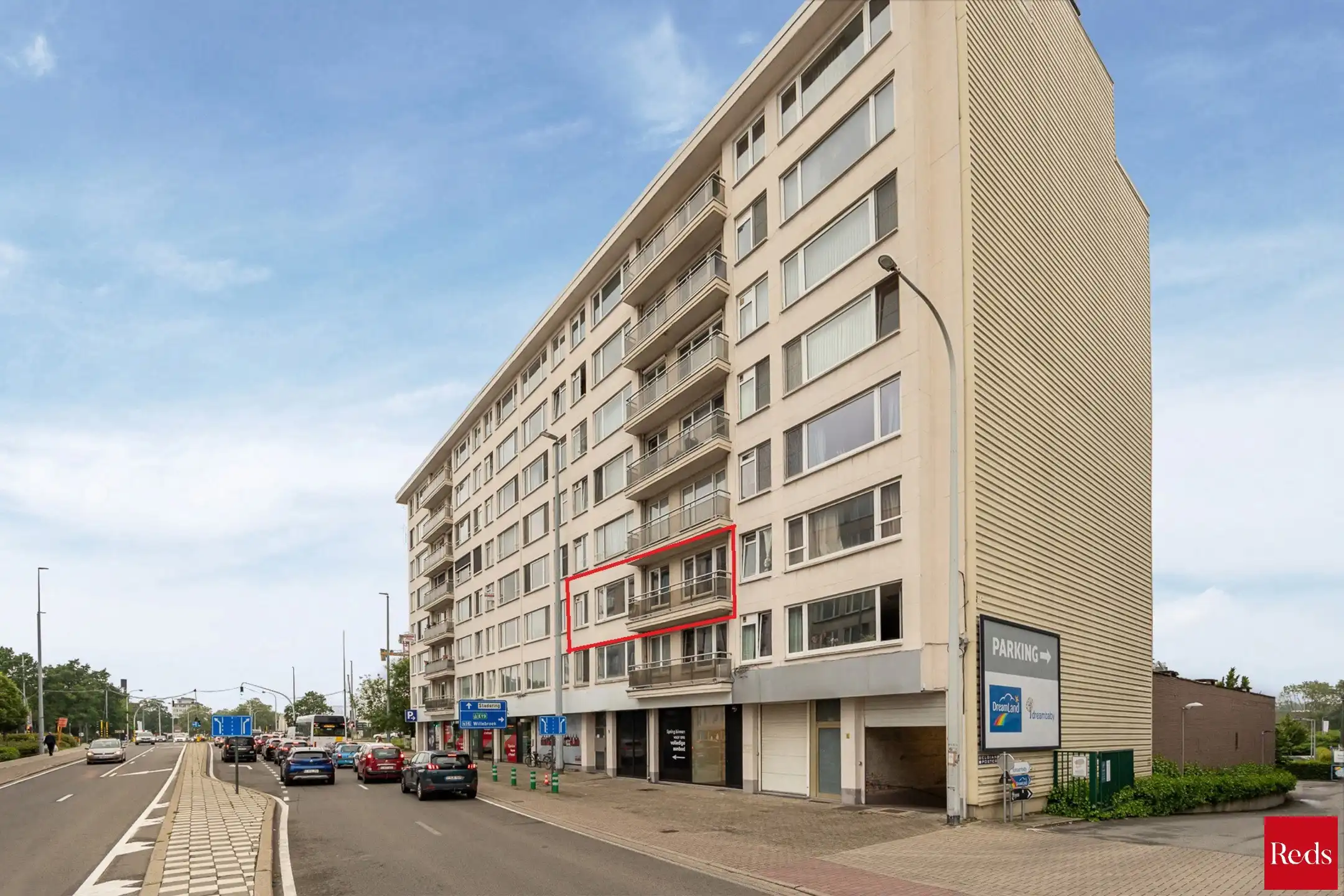 Tweeslaapkamer appartement met autostaanplaats foto 2