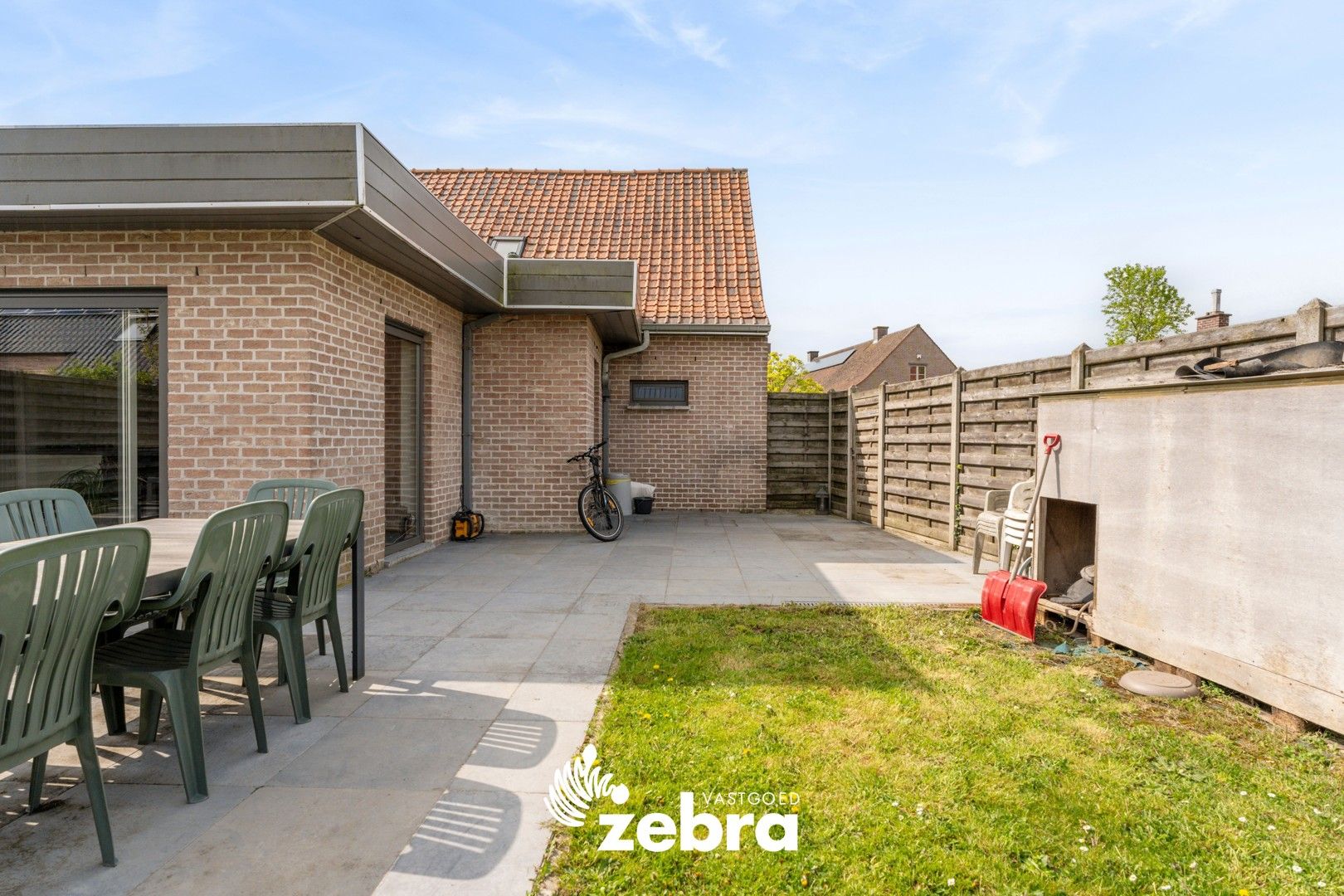 Instapklare woning met drie slaapkamers en loods op een toplocatie te Izegem! foto 21