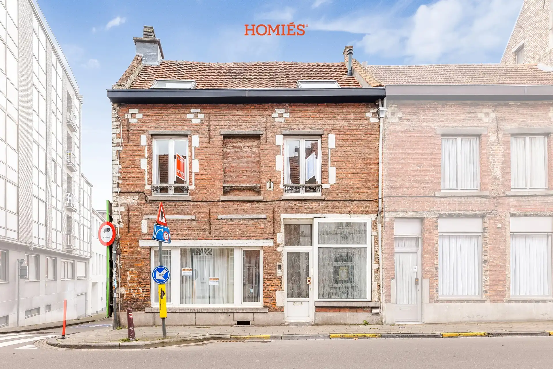 Welgelegen gebouw met 7 studentenkamers foto {{pictureIndex}}