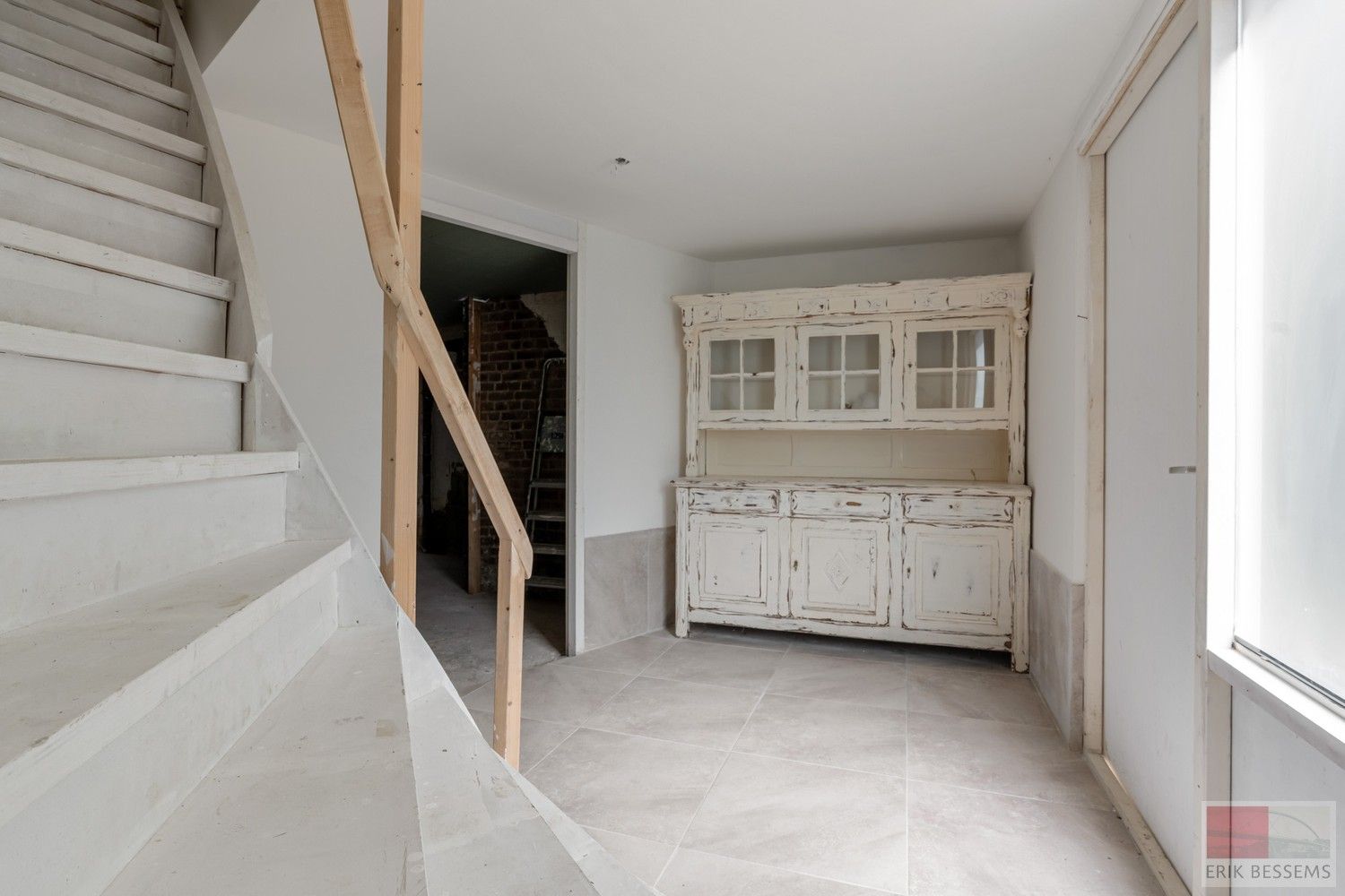 Gedeeltelijk gerenoveerde woning dat kan dienst doen als kangoeroe-woning. foto 12