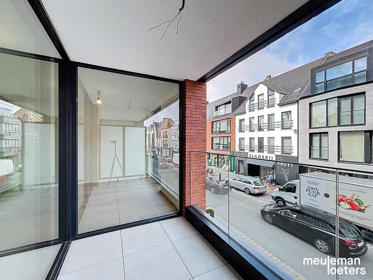 Nieuwbouw appartement met terras en garage foto 2