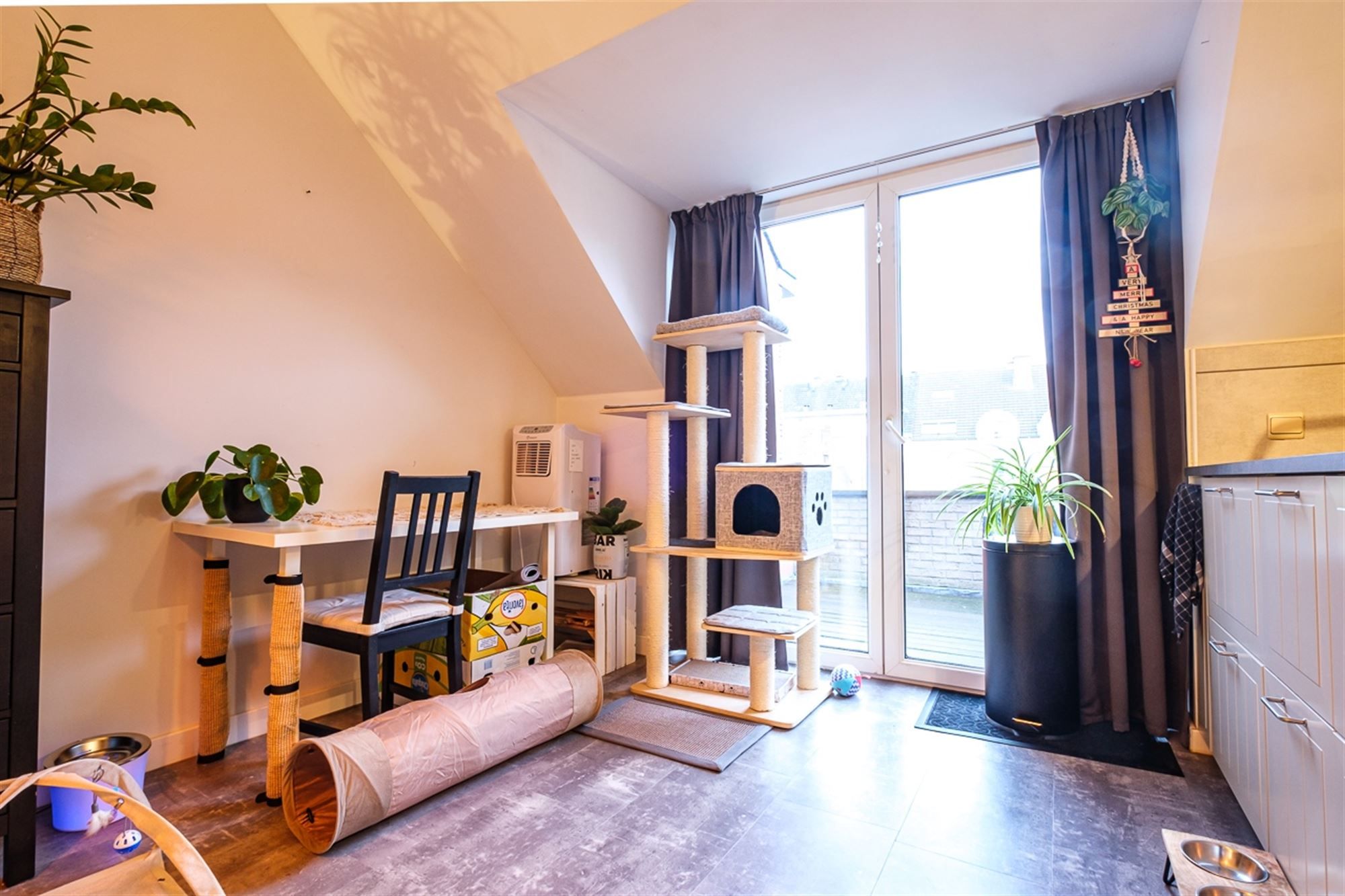 TOF 1 SLKS APPARTEMENT MET TERRAS OP WANDELAFSTAND VAN DE GROTE MARKT foto 2