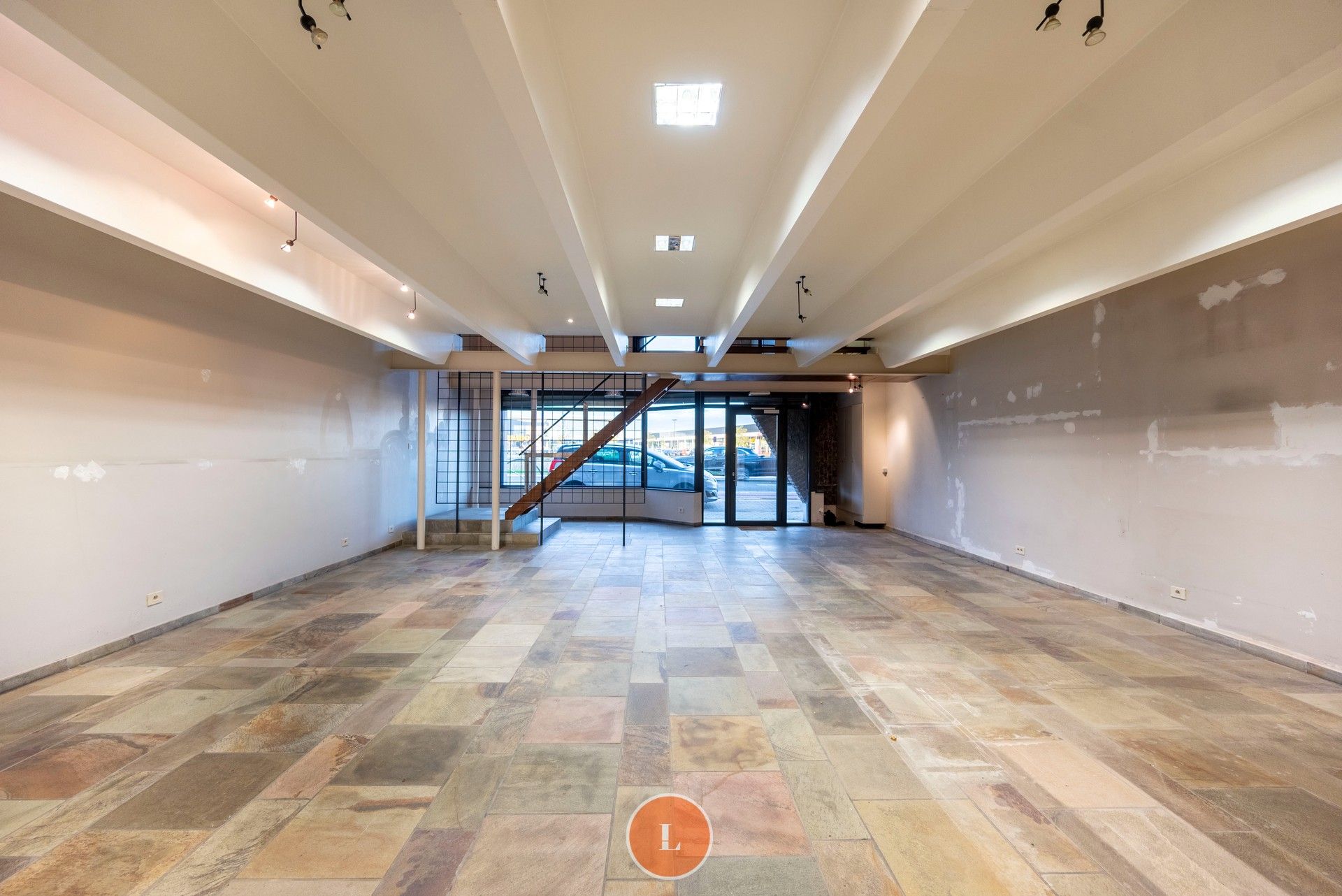 Handelspand met tuin op commerciële ligging in Menen foto 3