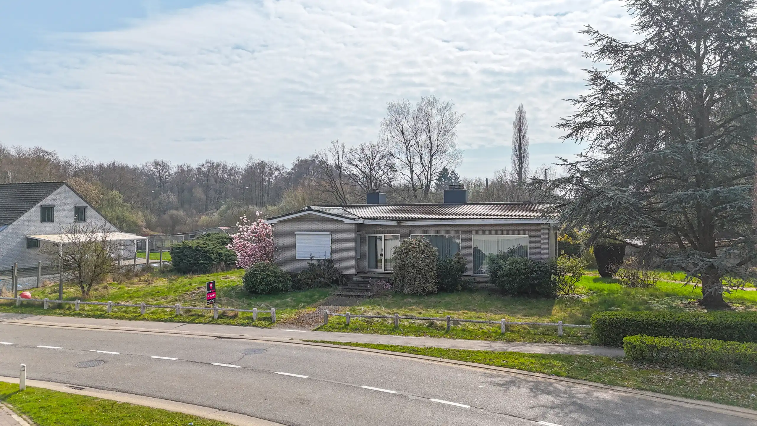 Rustig gelegen bungalow op zeer ruim perceel in Heusden! foto 31