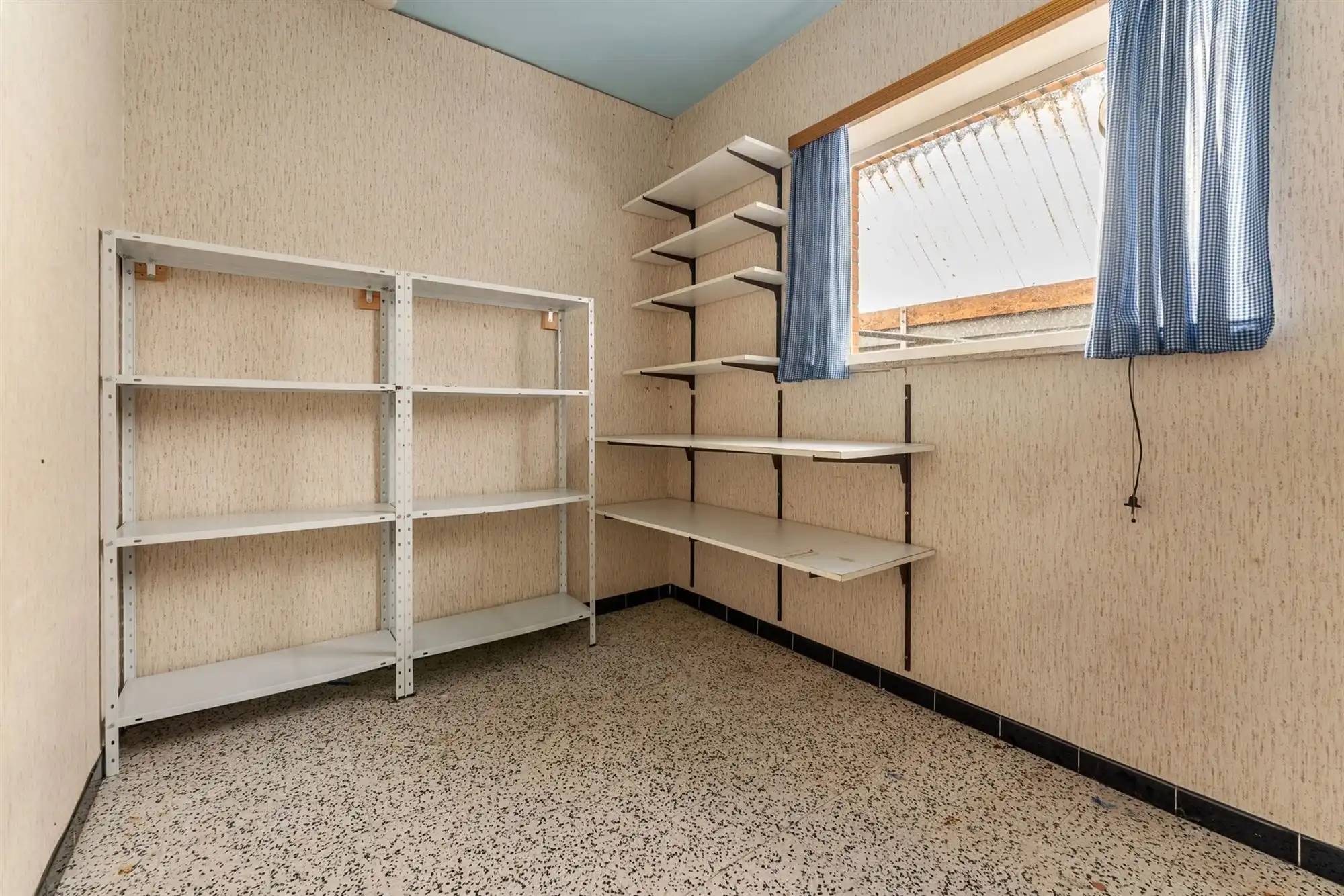 GOED ONDERHOUDEN GELIJKVLOERSE WONING MET 3 SLAAPKAMERS RUSTIG GELEGEN TE STAL foto 26