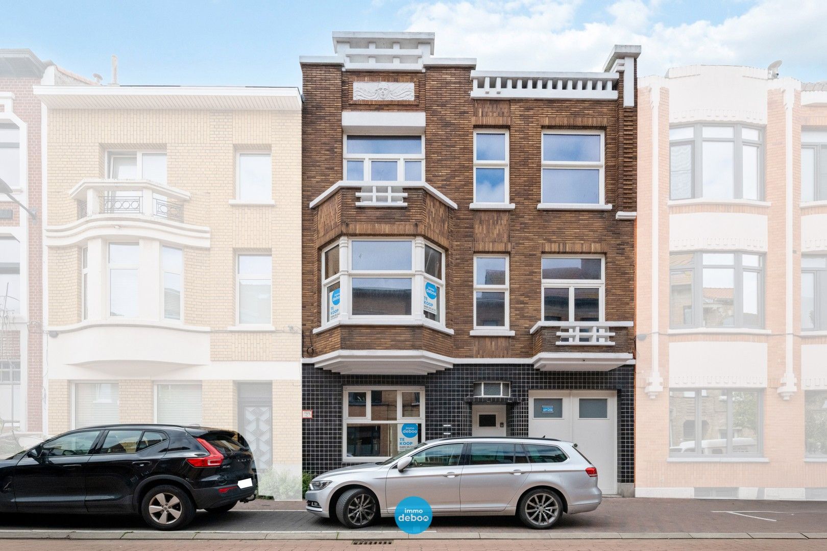 Opbrengsteigendom met ruime werkplaats/garage & 3 units foto {{pictureIndex}}