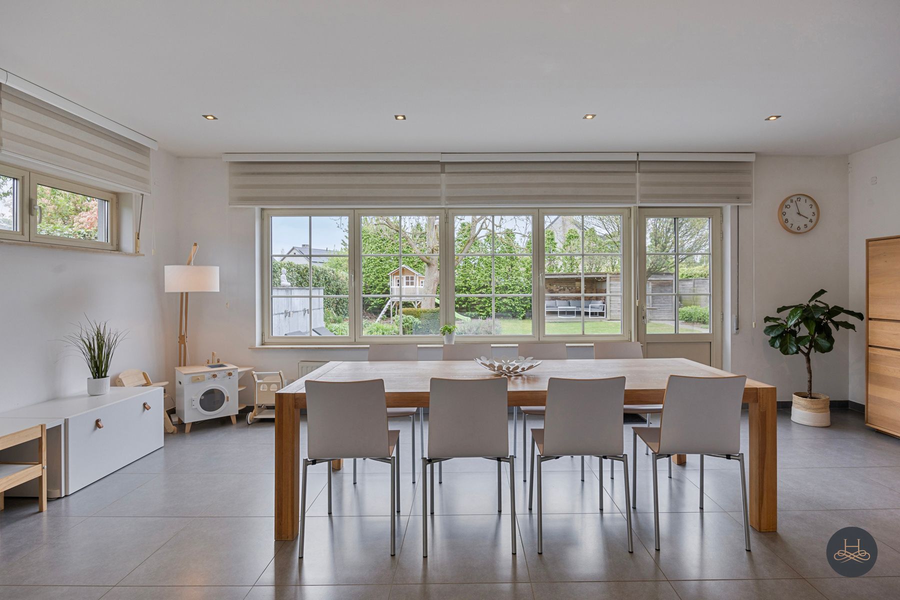 Rustig gelegen, gerenoveerde open woning met prachtige tuin foto 12