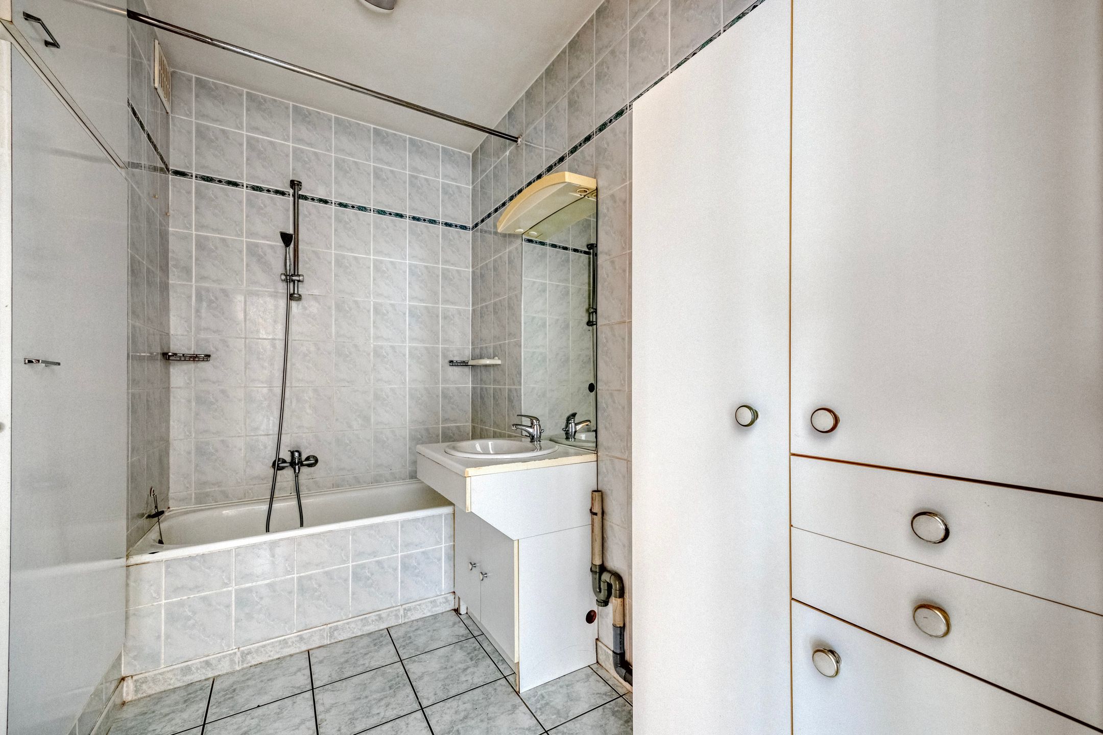 Ruim appartment aan de stadsrand foto 10