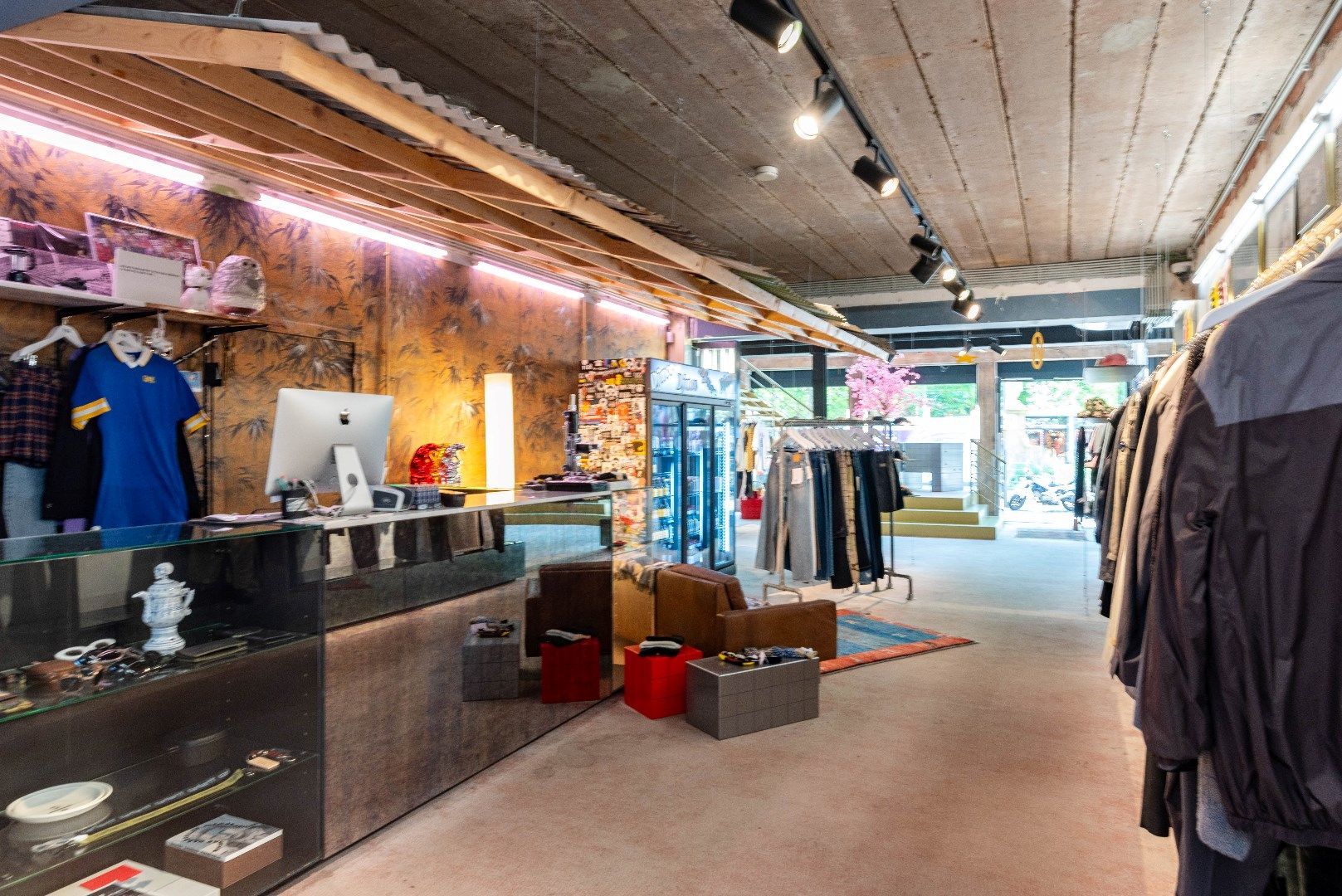 Veelzijdig handelspand in trendy winkelbuurt  foto 4