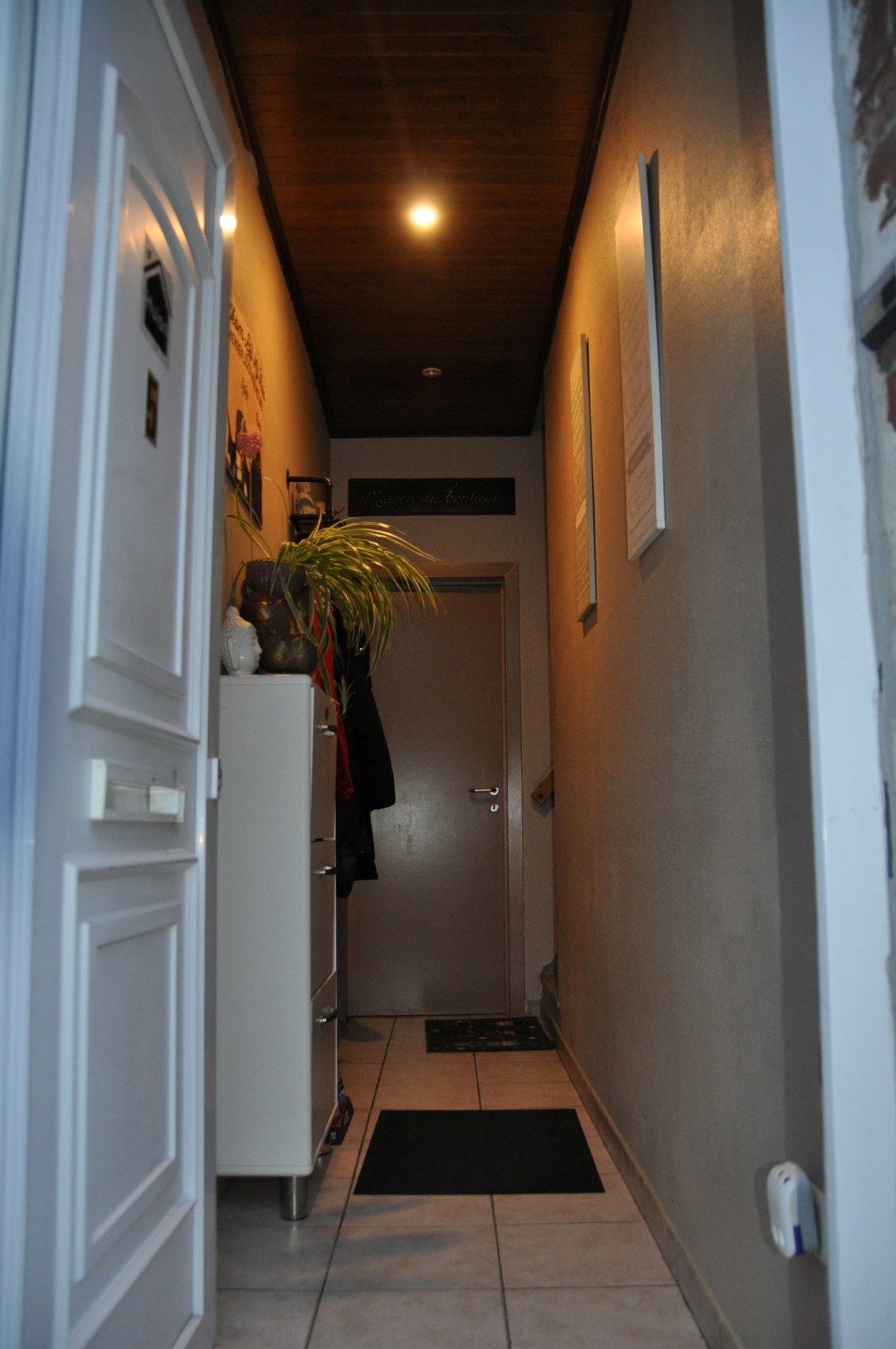 Gezellige rijwoning in het centrum van Izegem - drie slaapkamers - aankoop garagebox mogelijk. foto 2