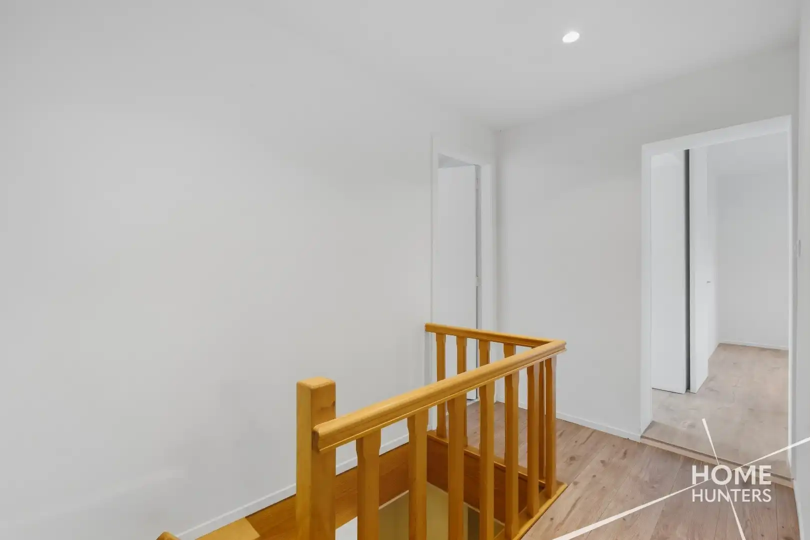 Landelijk gelegen instapklare woning met 4 slaapkamers, garage en tuin foto 12