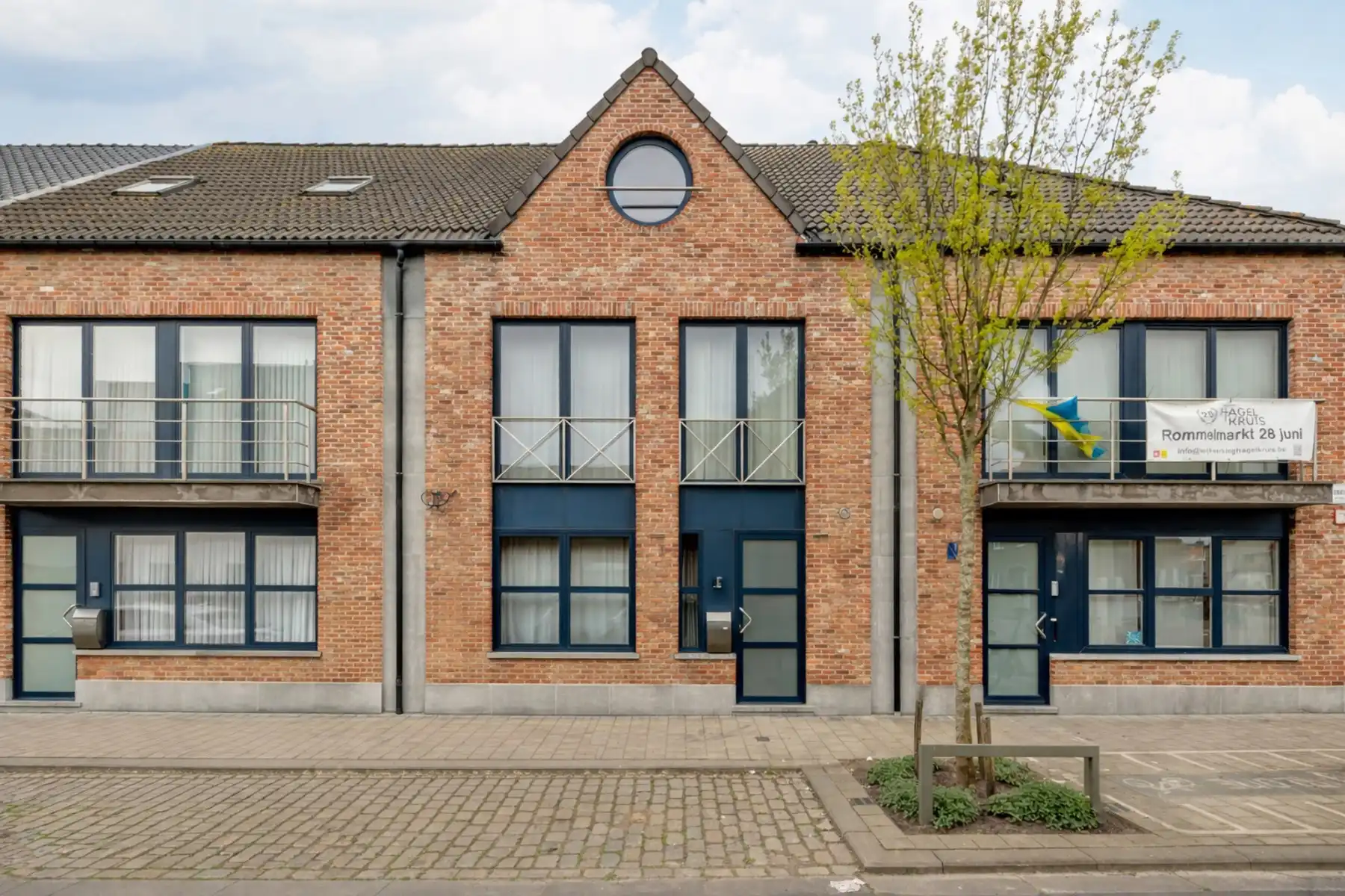 Instapklare woning met 4 slaapkamers in het centrum foto {{pictureIndex}}