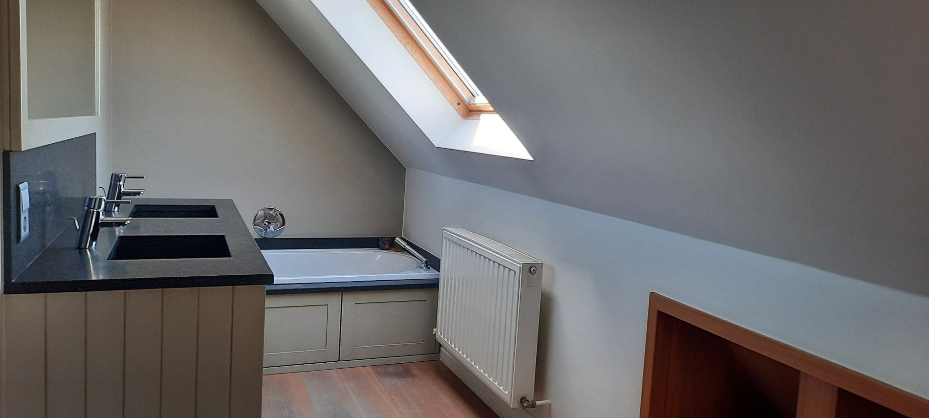 Verzorgd, recent duplex appartement met 3 slaapkamers, terras, kelderberging foto 9