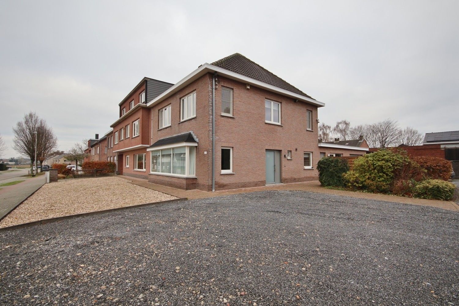 Ruime instapklare woning met 3 slaapkamers foto 33