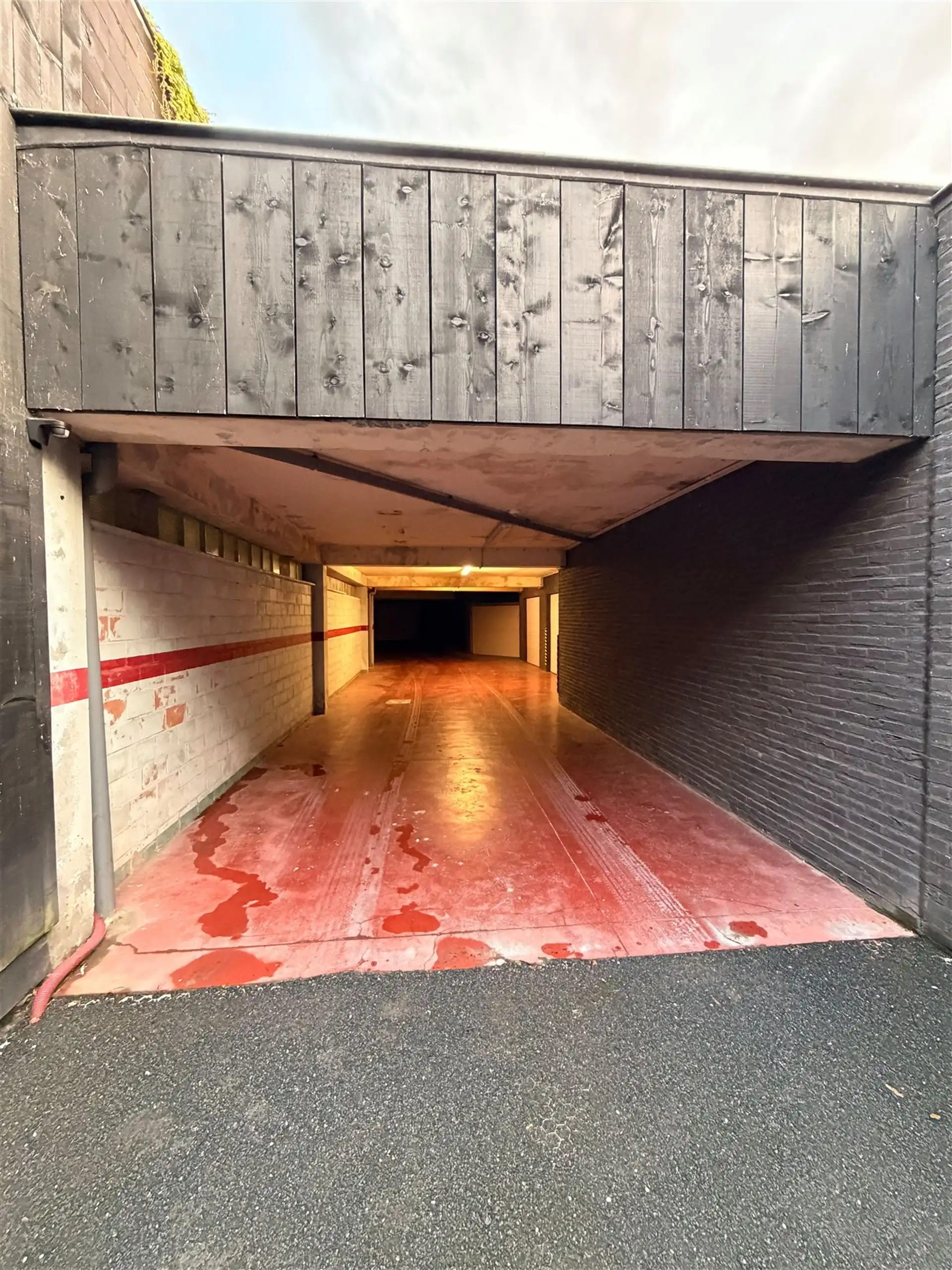 Garage voor 2 auto's in centrum Roeselare met boverberging! foto 3