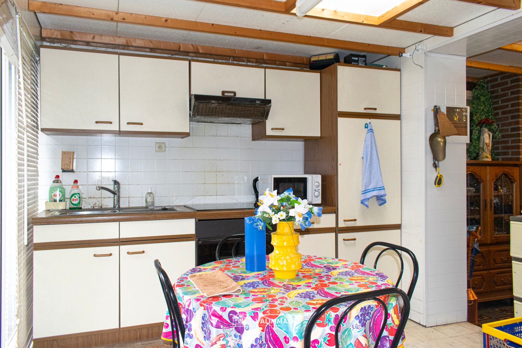 Een rijwoning met tuintje, nabij het centrum van Asse... foto 4