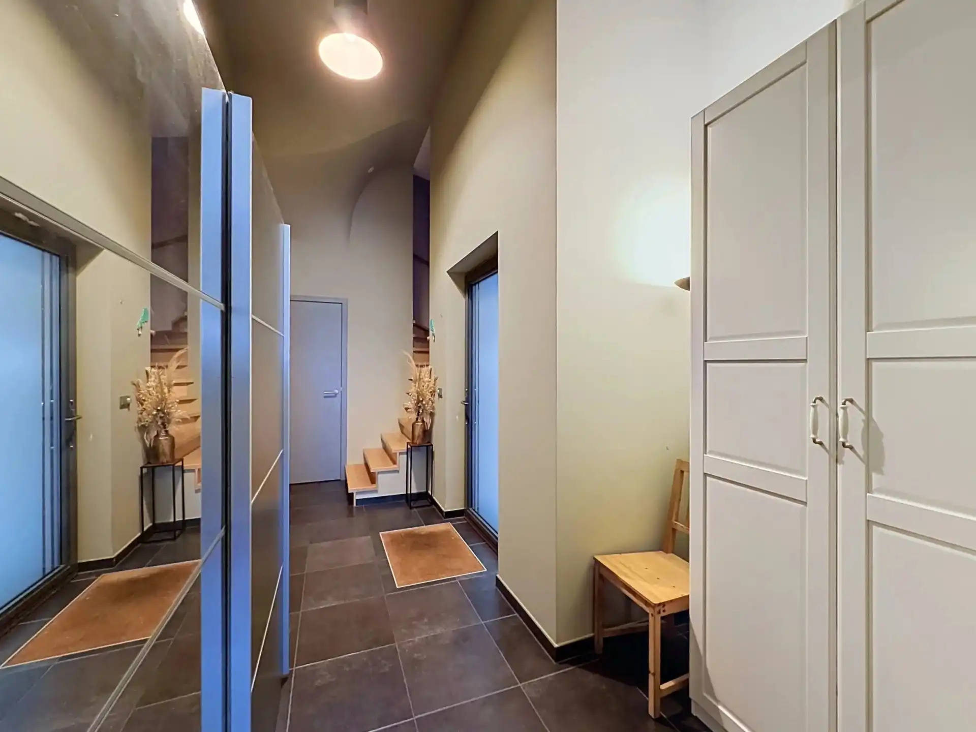 Luxe triplex met dubbele garage, 5 slaapkamers en 2 badkamers  in hartje Mol centrum foto 3