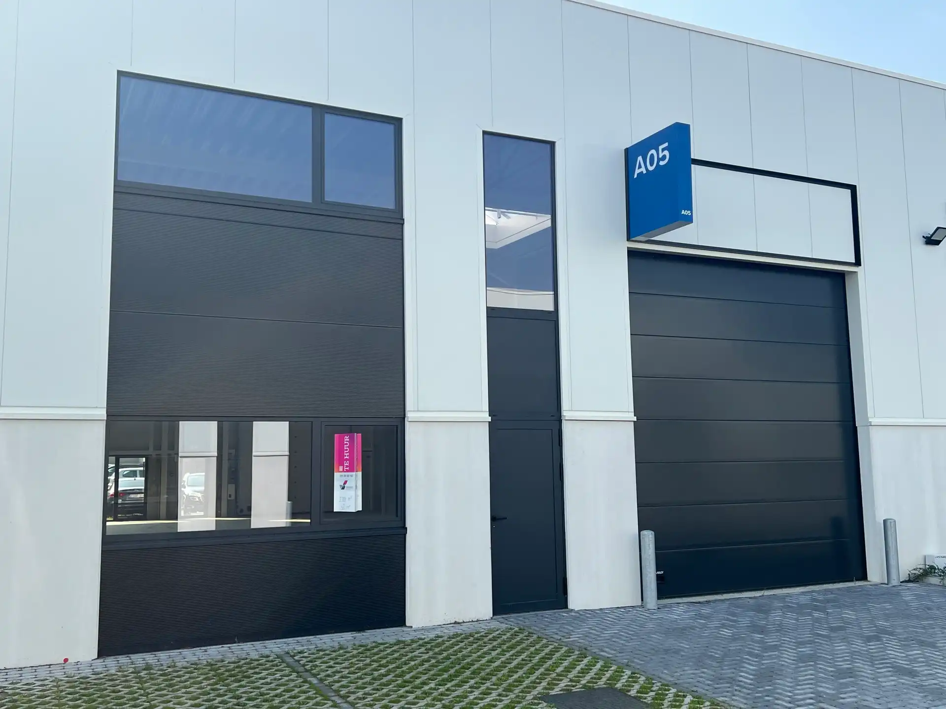 NIEUWBOUW KMO-UNIT VAN 288m² foto {{pictureIndex}}