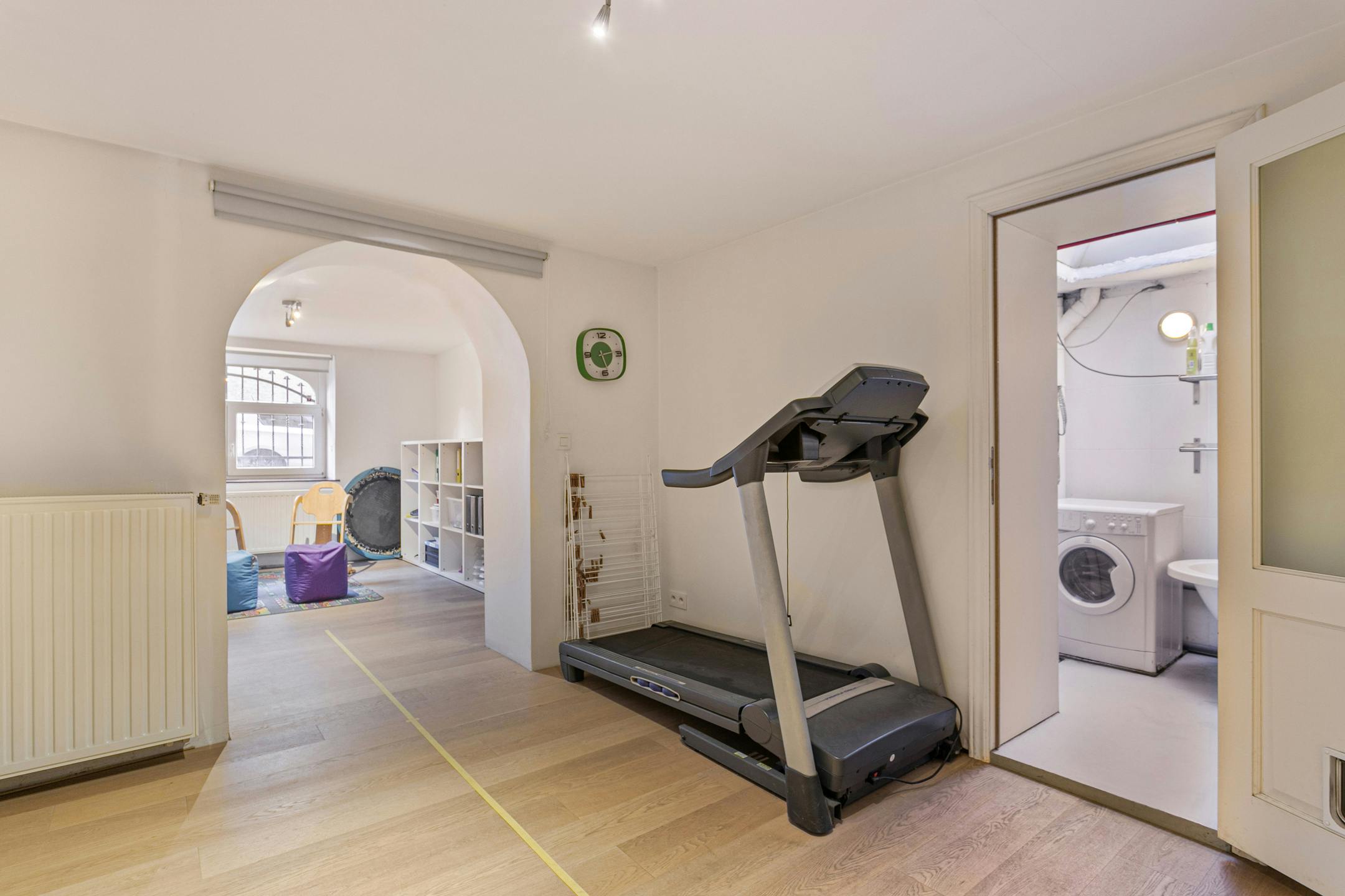 Herenhuis te koop in Schaarbeek! foto 17