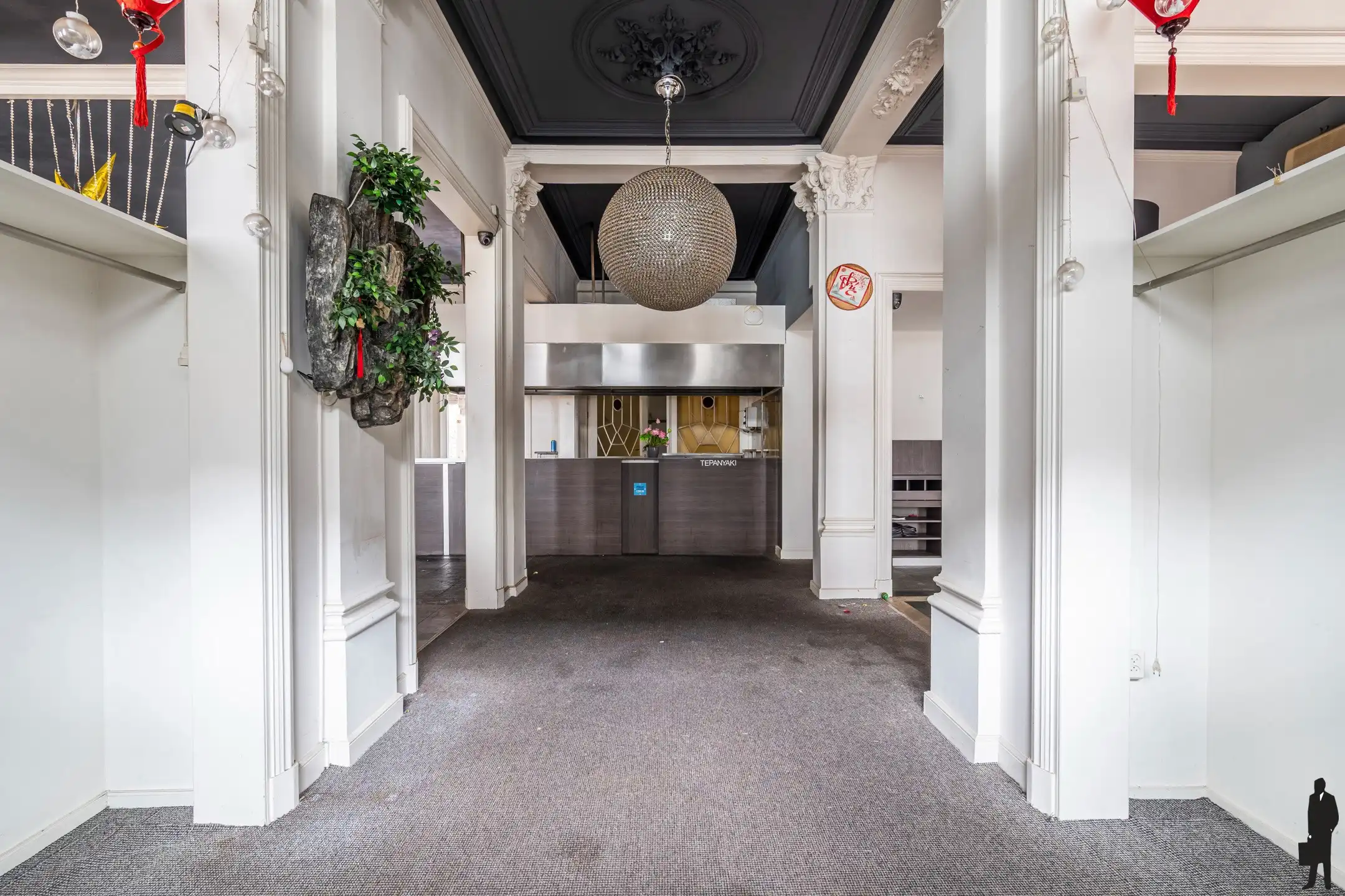 Statig neoclassicistisch herenhuis in hartje Turnhout foto 3