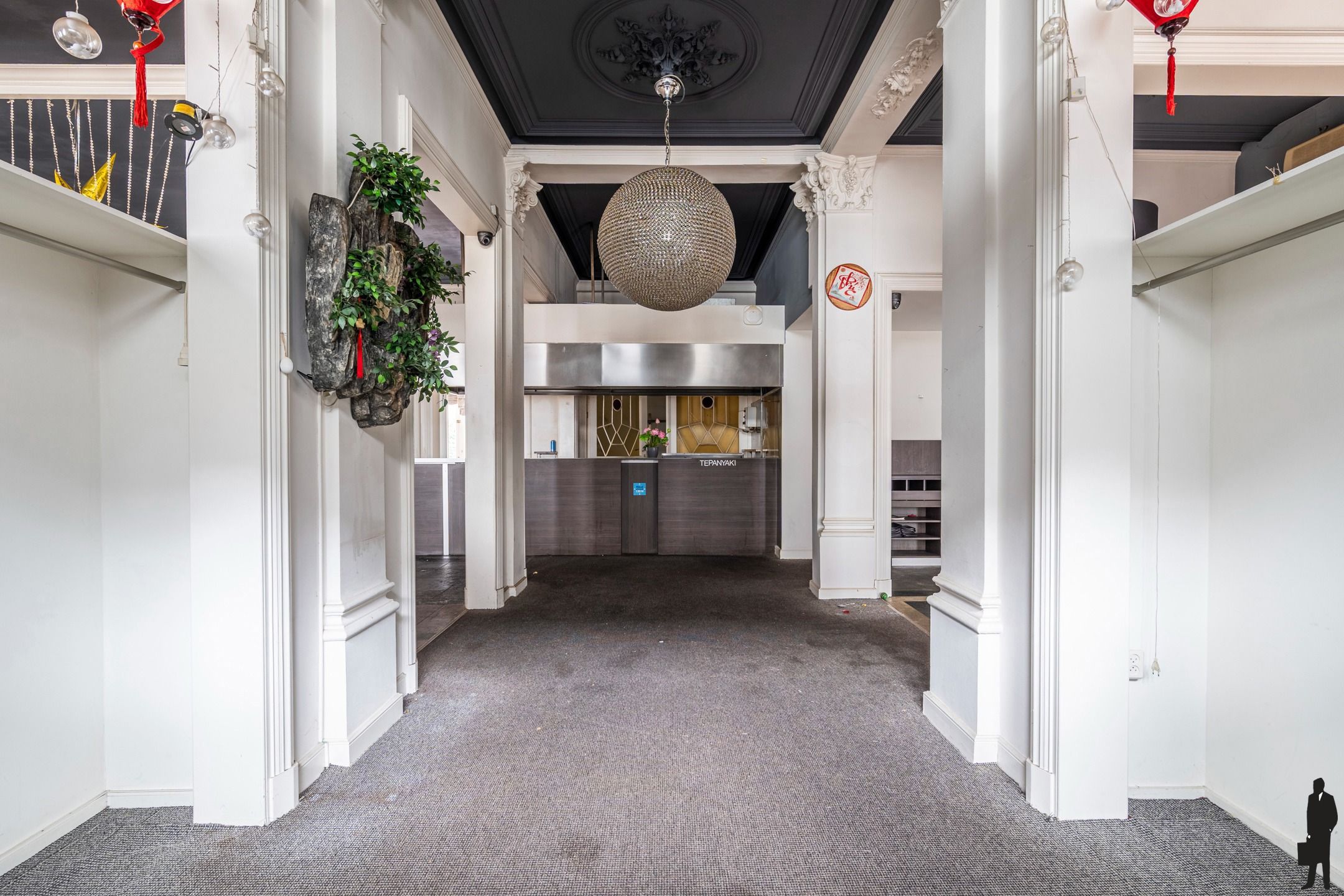 Statig neoclassicistisch herenhuis in hartje Turnhout foto 3