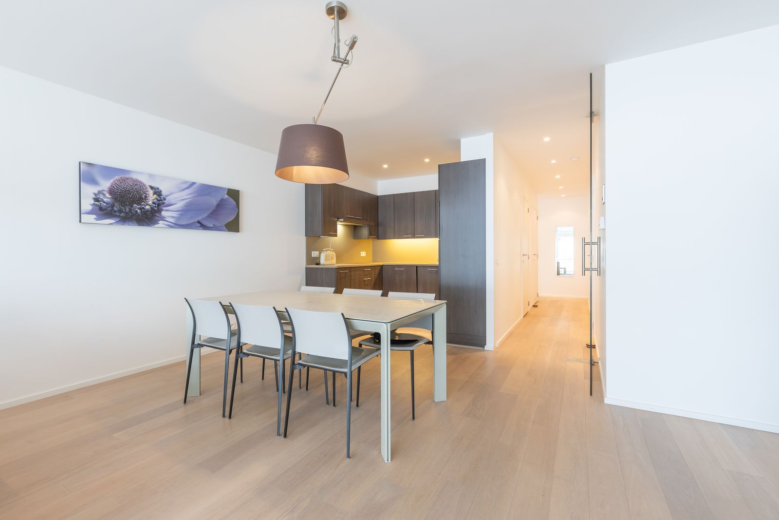 Modern, luxueus en ruim appartement met 2 slpk en 2 zonnige terrassen foto 7