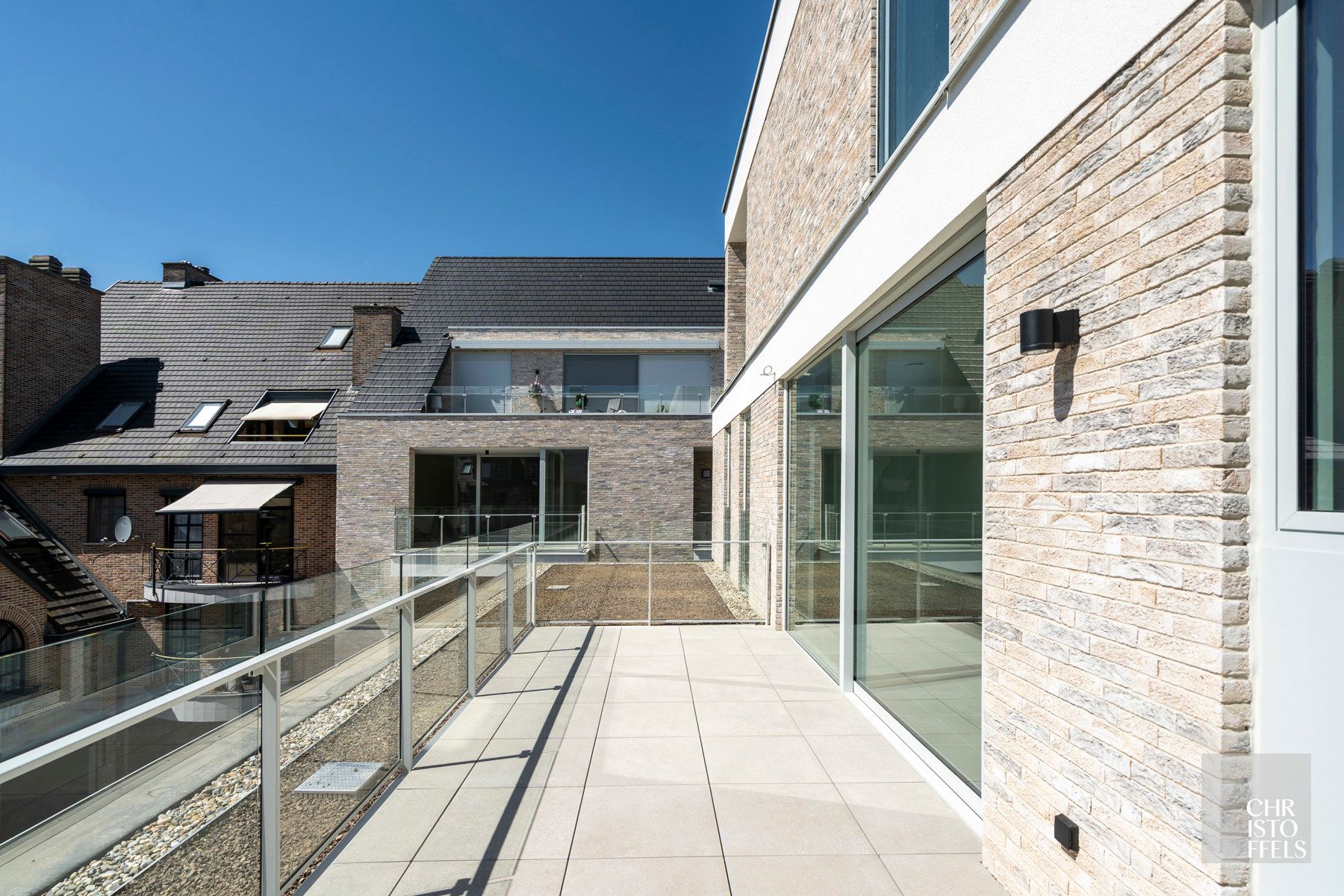 TE HUUR - Nieuwbouw 2-slaapkamerappartement in hartje Lanaken! foto 8