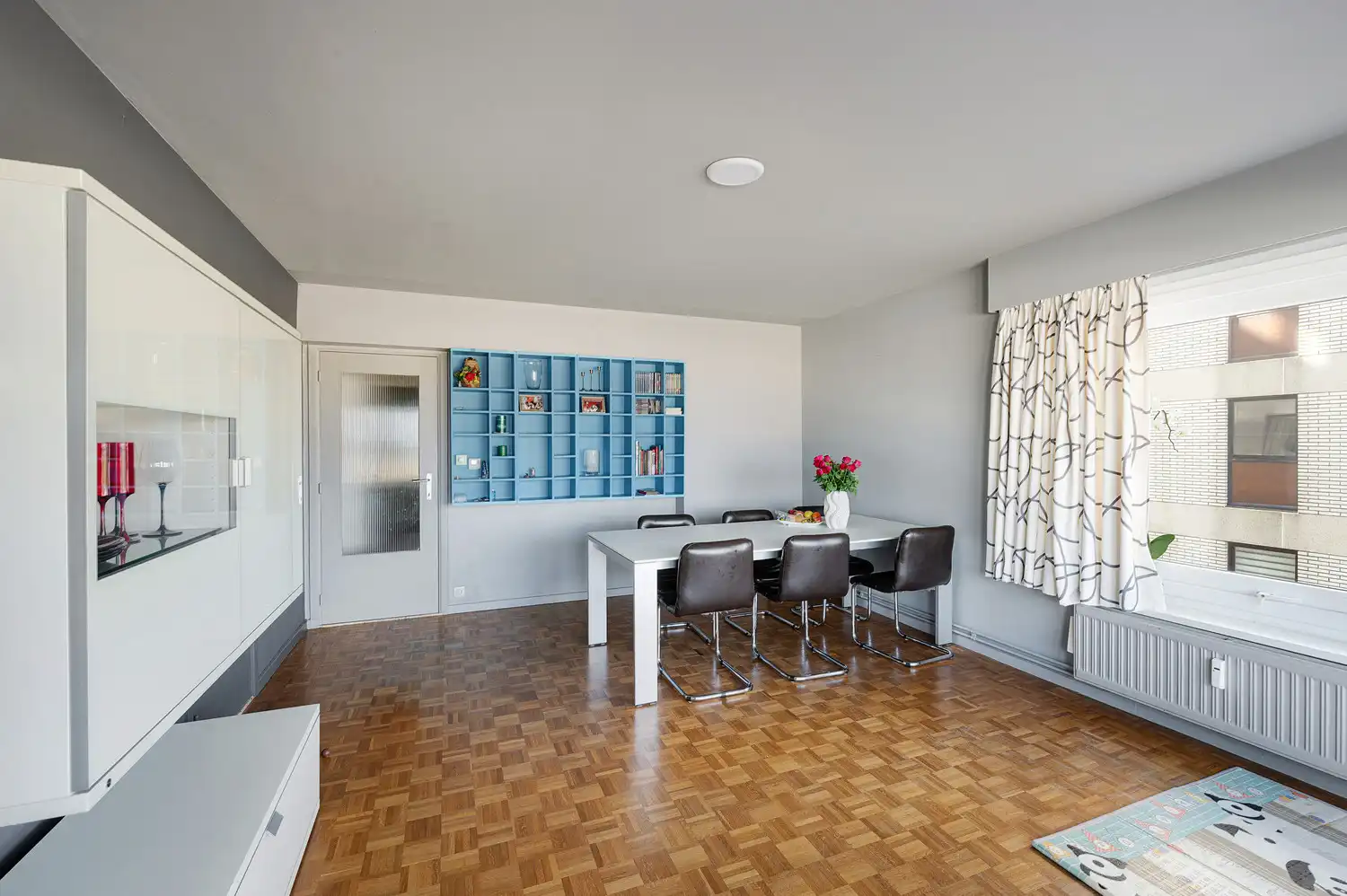 Hoekappartement met 2 slaapkamers en frontaal zeezicht foto 7