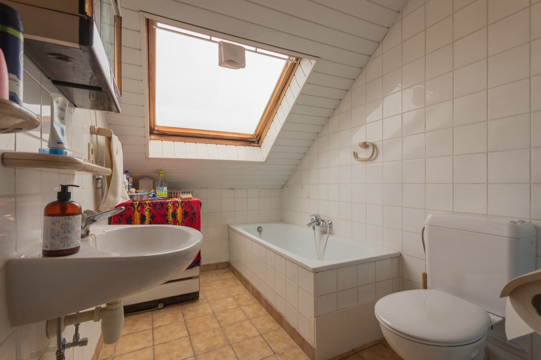 Gunstig gelegen woning ingedeeld in 2 appartementen foto 23