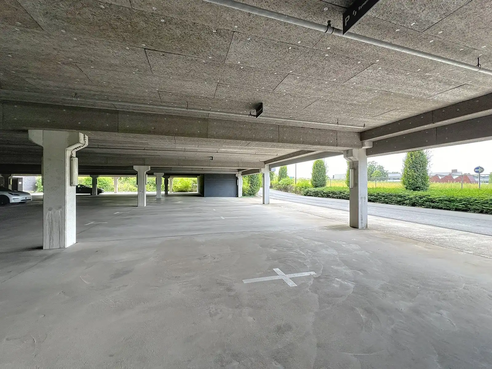 Goed gelegen LICHTRIJKE  kantoorruimte aan interessante voorwaarden nabij afrit Kortrijk-Oost E17. foto 17