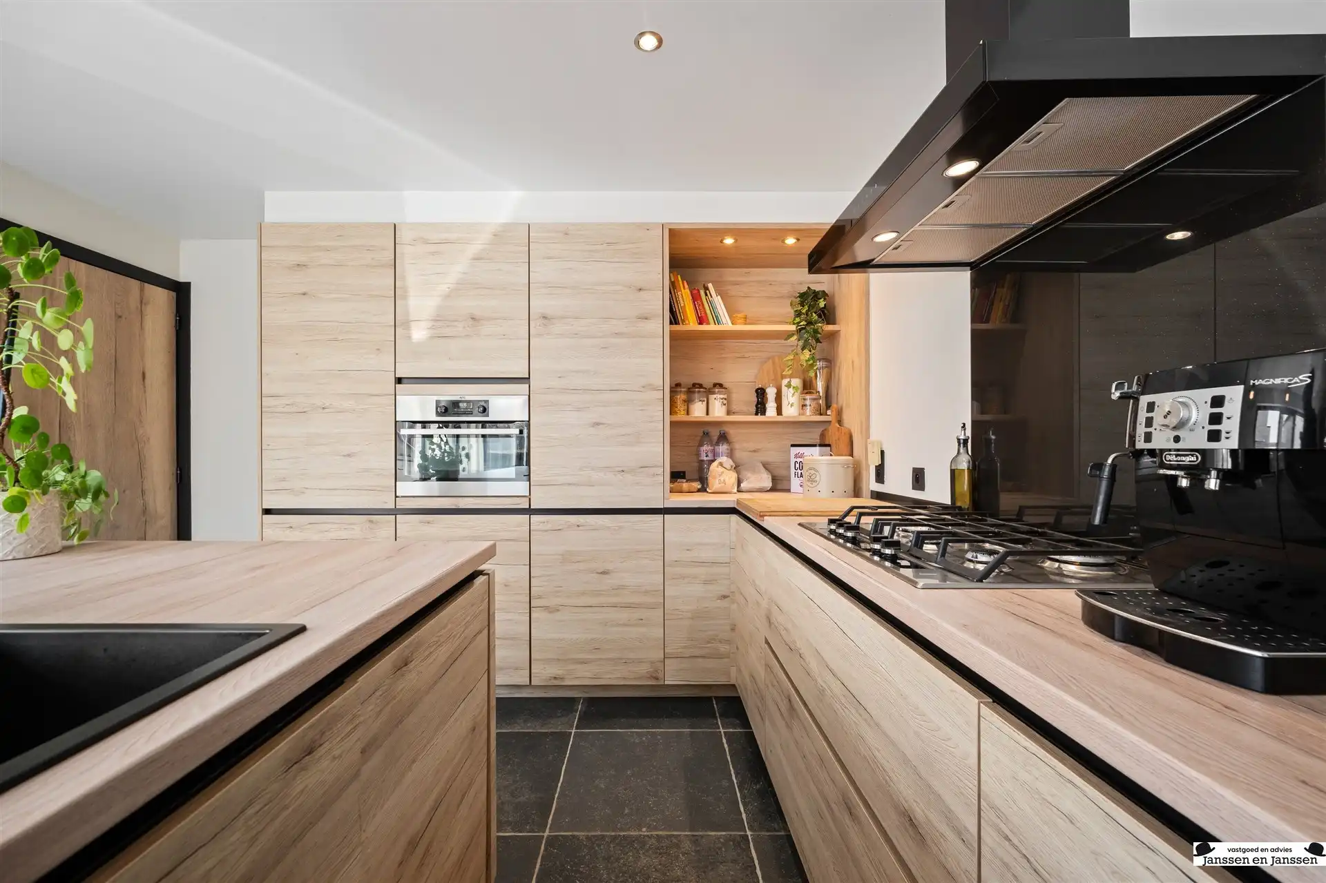 Instapklare gezinswoning met tuin nabij Brugge foto 5