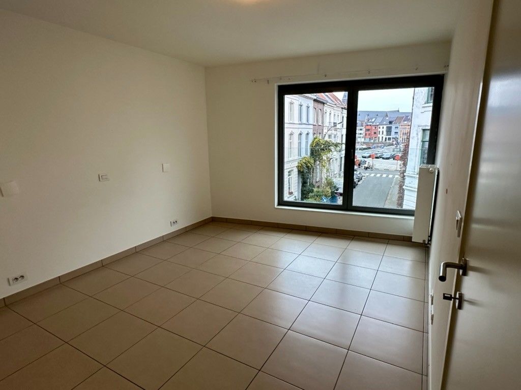 Instapklaar, lichtrijk 2 slpk/appartement met groot terras in centrum Gent foto 14