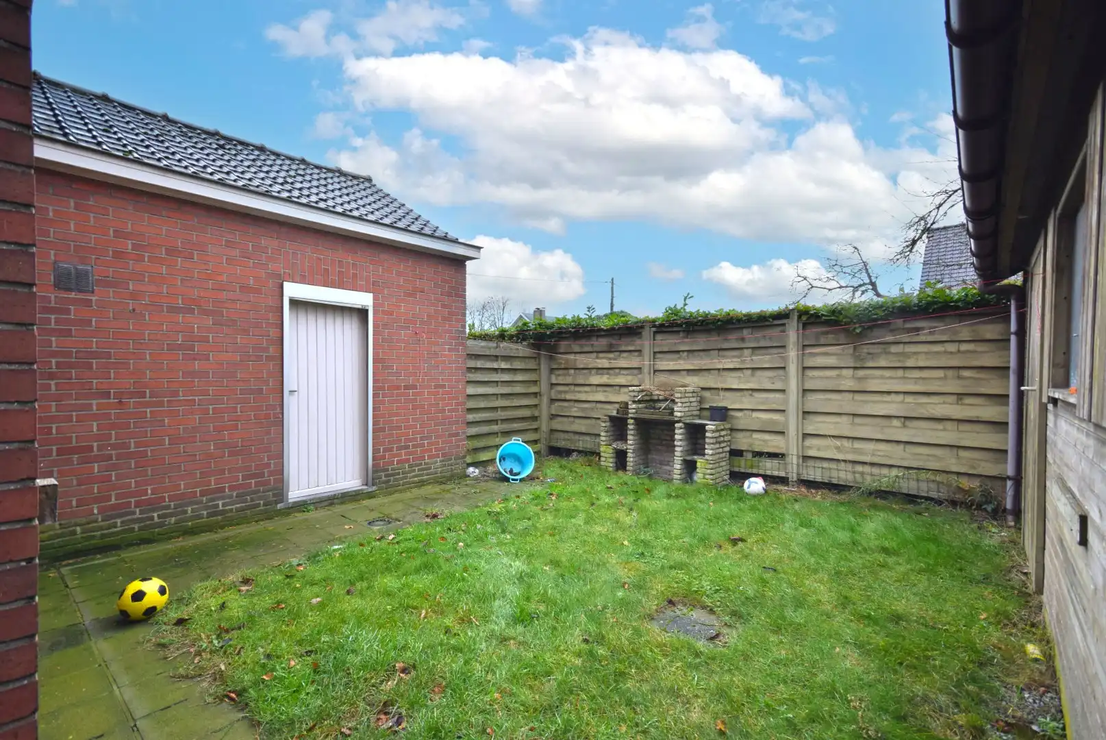 Woning met drie slaapkamers en tuin in Ardooie foto 10