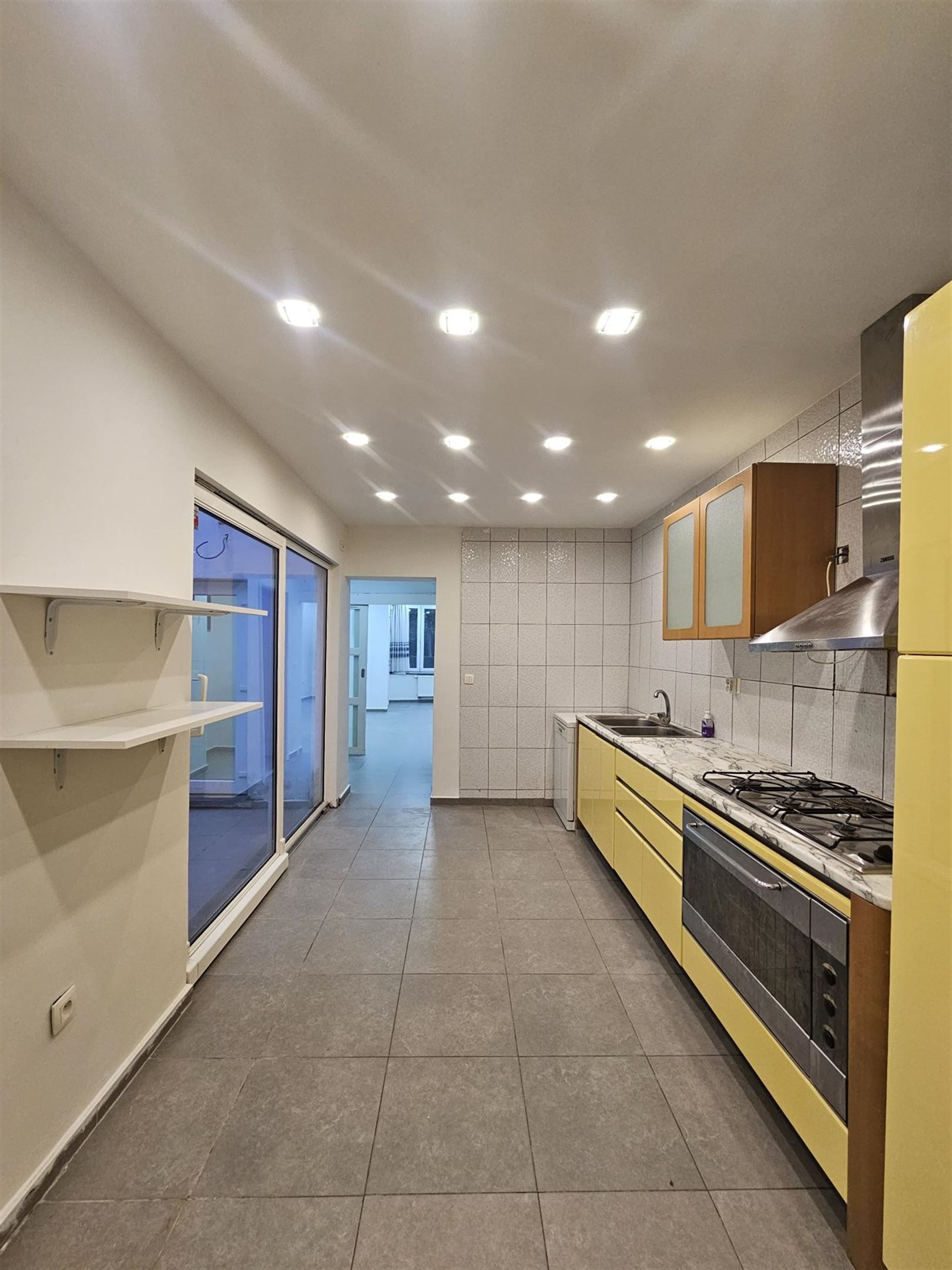 Gunstig gelegen ruime woning met stadskoer. foto 4