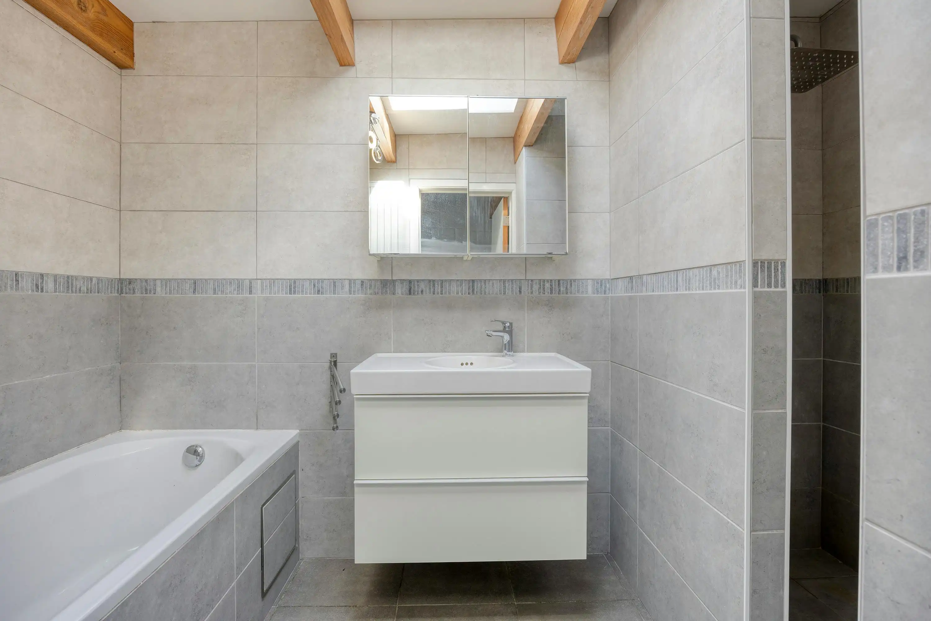 Charmante, instapklare woning met verrassend veel potentieel foto 12