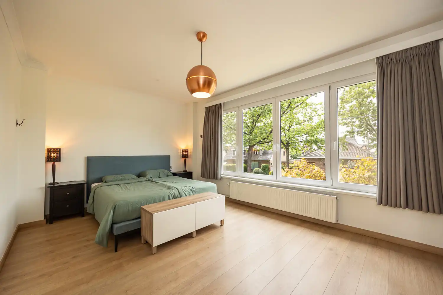 INSTAPKLARE GEZINSWONING MET 4 SLAAPKAMERS EN HEERLIJKE TUIN OP TOPLOCATIE OP DE GRENS EDEGEM/WILRIJK foto 15