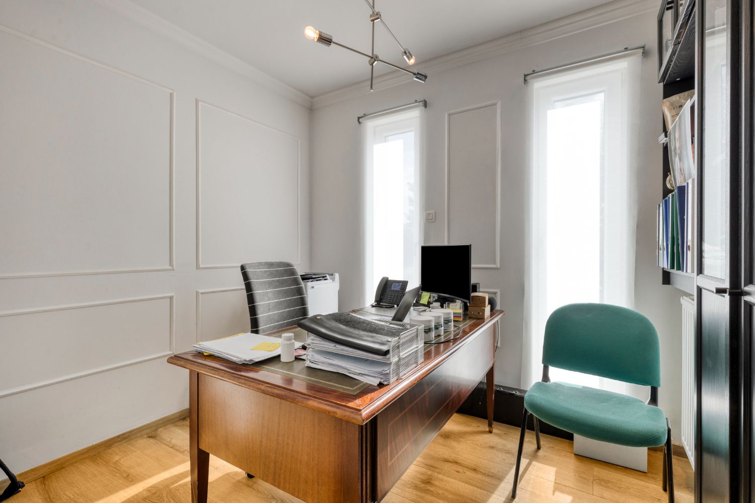 Karaktervolle gerenoveerde statige villa nabij Spuikom te koop foto 11
