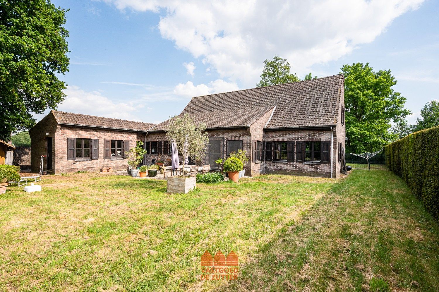 Karaktervolle alleenstaande woning op ruim perceel van 2.043 m² foto 25