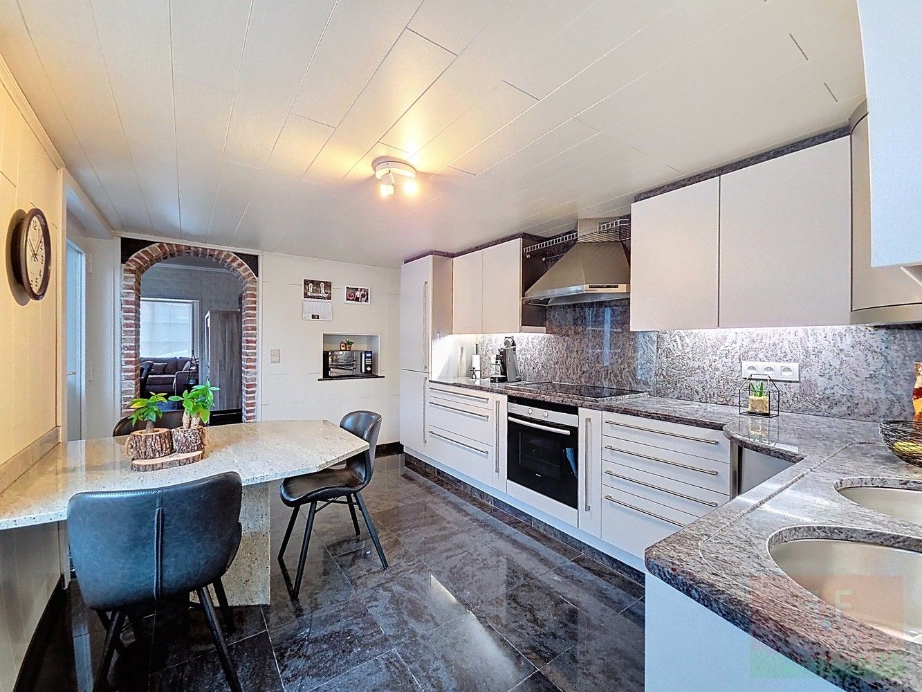 Instapklare eengezinswoning met prachtige tuin te Bavegem foto 3