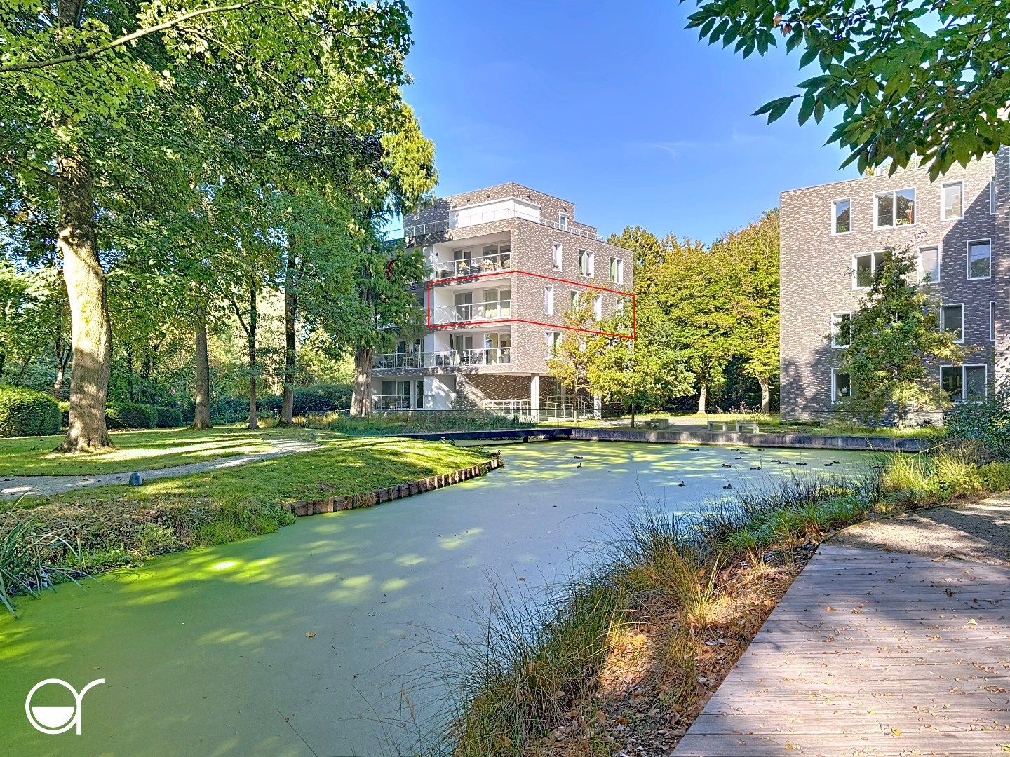 Luxueus appartement met terras & groenzicht in Wondelgem foto {{pictureIndex}}